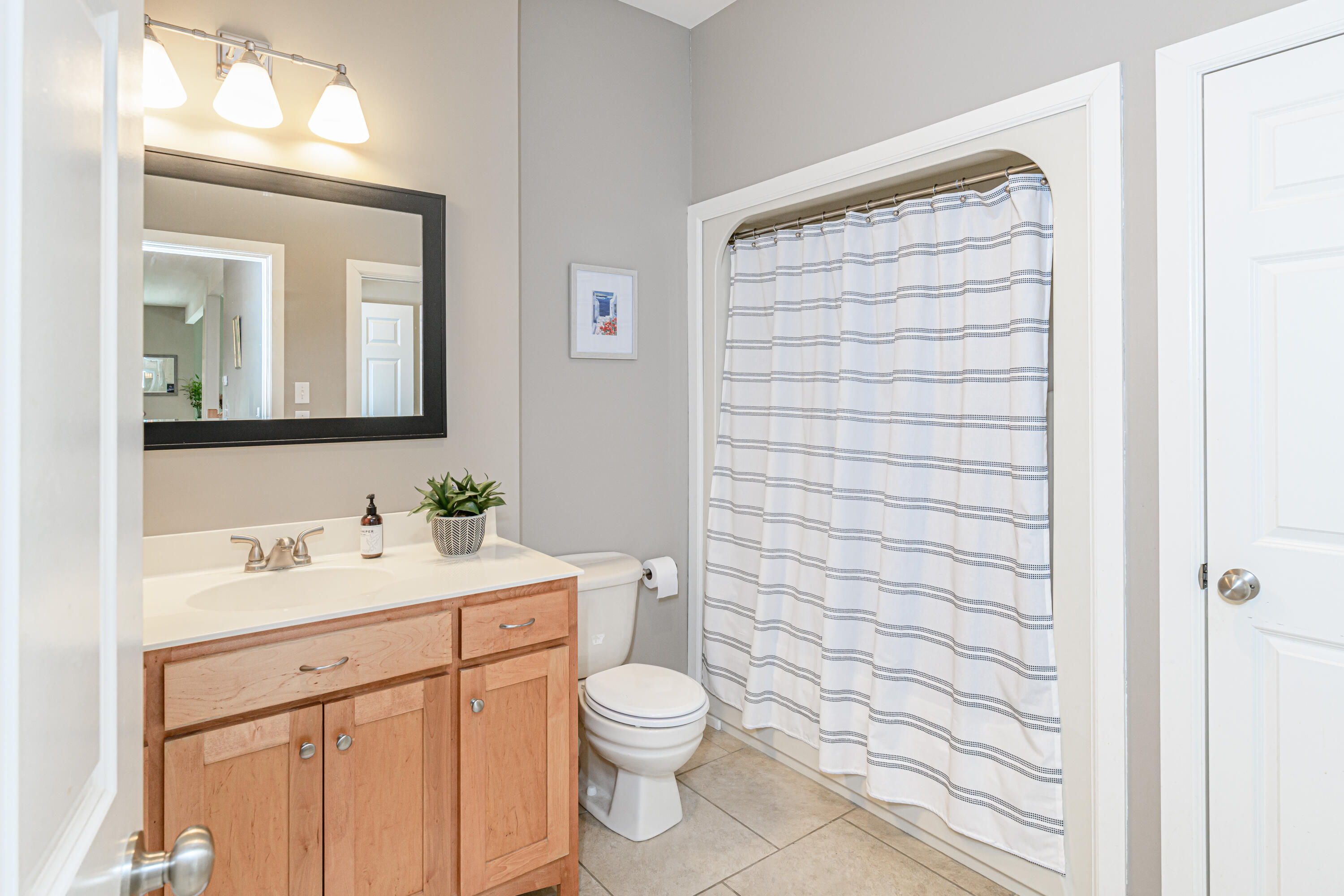 Columbia, Missouri 65203, United States, 3 Bedrooms Bedrooms, ,3 BathroomsBathrooms,Residential,Active,247184