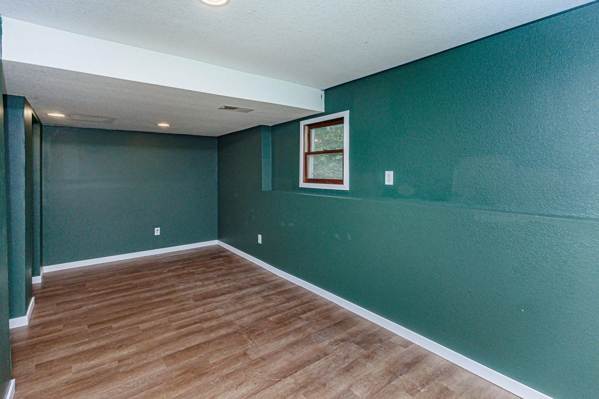 Jefferson City, Missouri 65109, United States, 7 Bedrooms Bedrooms, ,4 BathroomsBathrooms,Residential,Active,229582