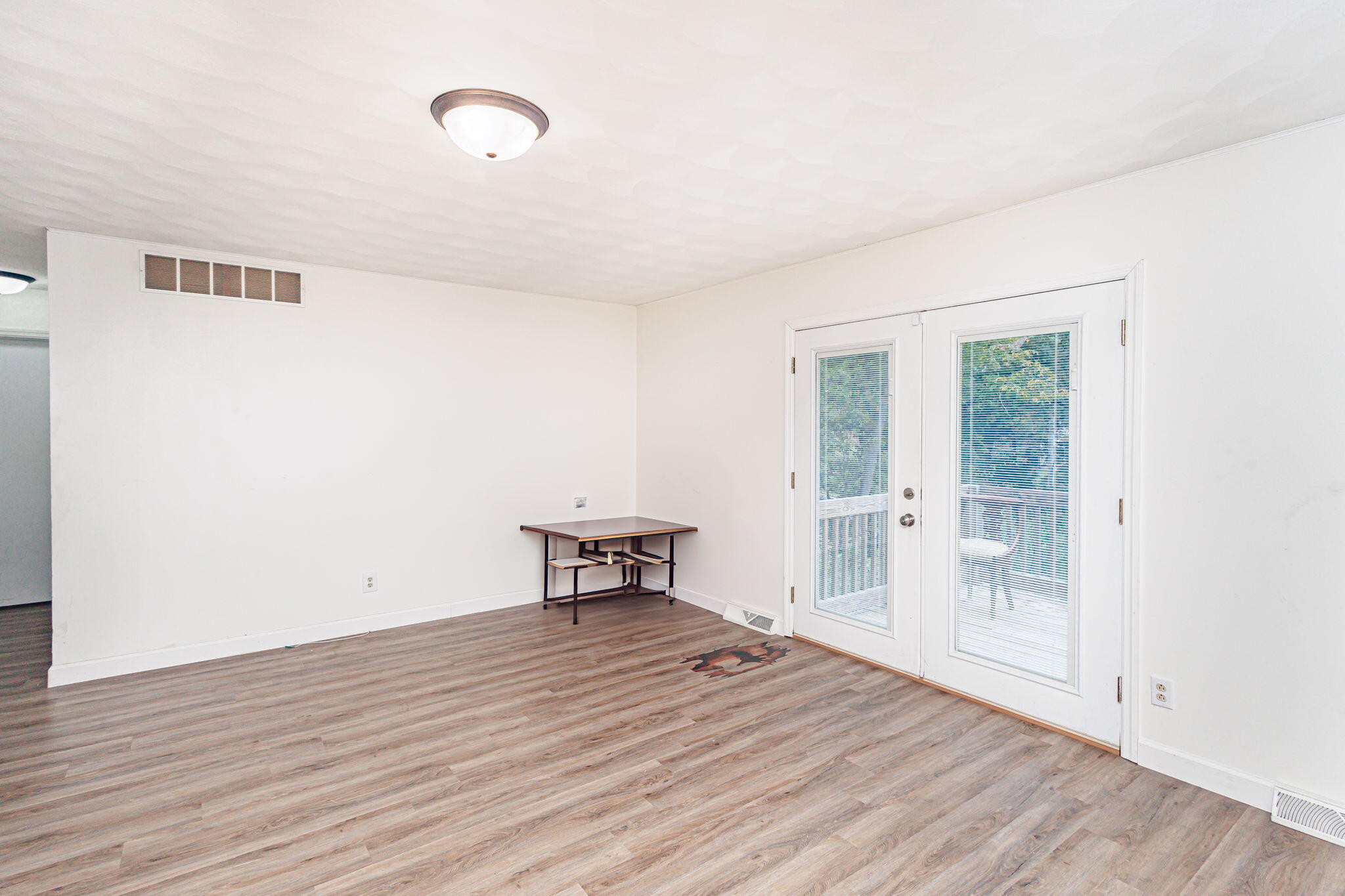 Jefferson City, Missouri 65109, United States, 7 Bedrooms Bedrooms, ,4 BathroomsBathrooms,Residential,Active,229582