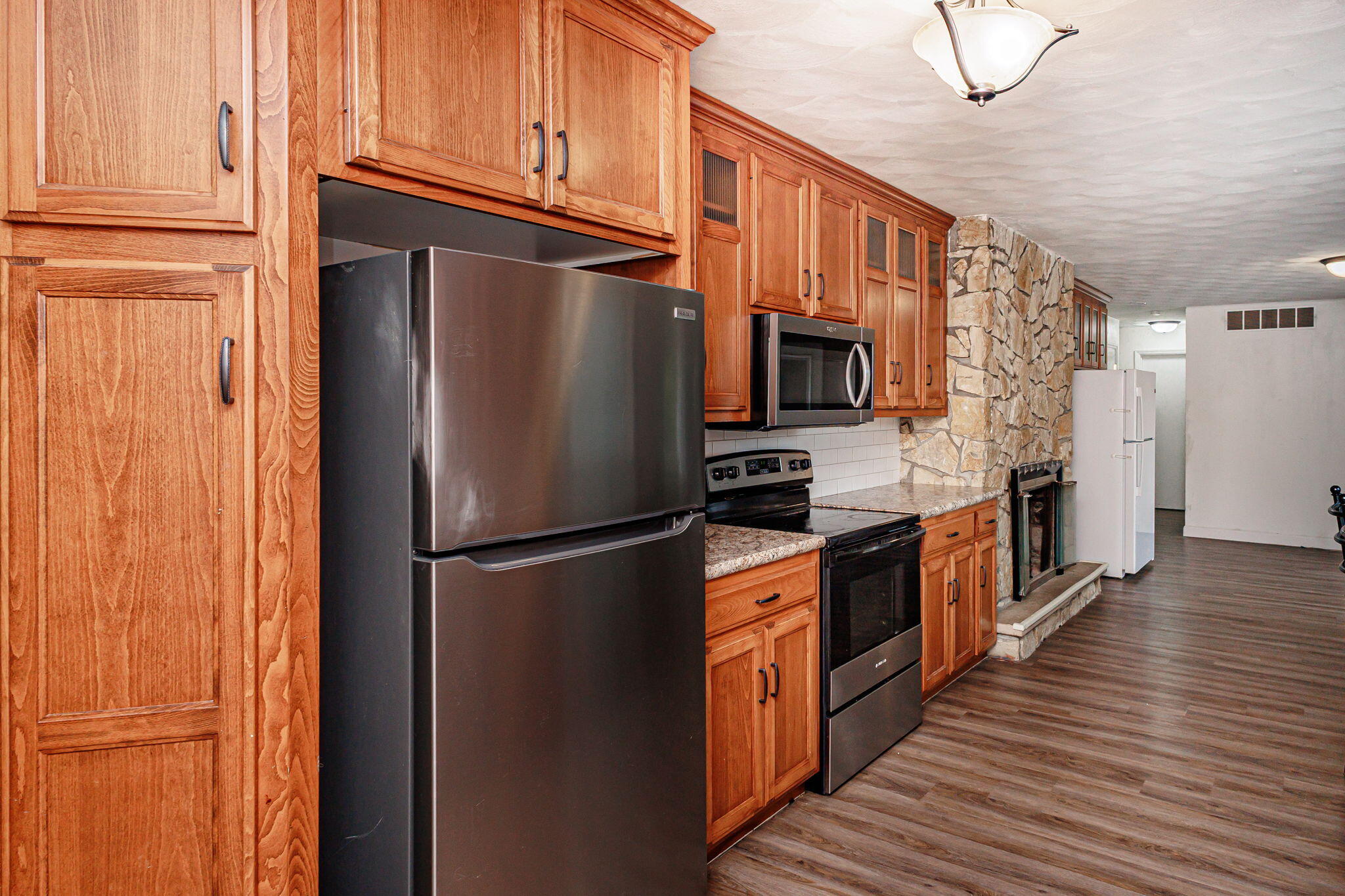 Jefferson City, Missouri 65109, United States, 7 Bedrooms Bedrooms, ,4 BathroomsBathrooms,Residential,Active,229582