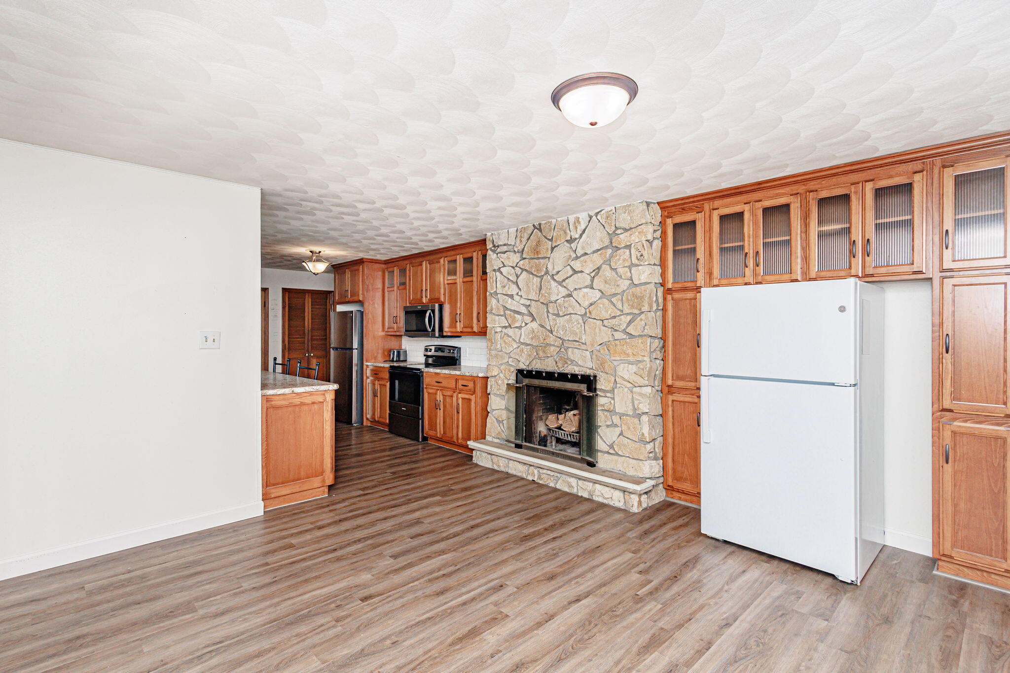 Jefferson City, Missouri 65109, United States, 7 Bedrooms Bedrooms, ,4 BathroomsBathrooms,Residential,Active,229582