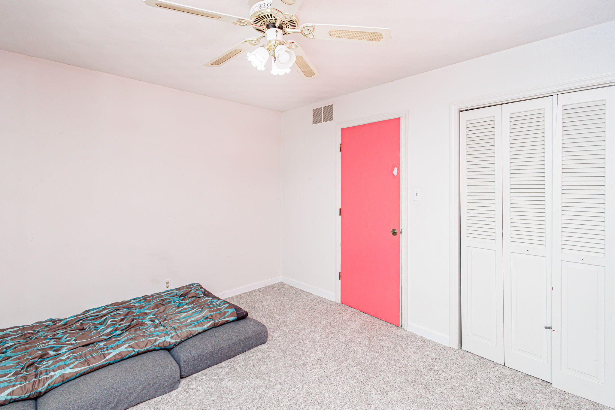 Jefferson City, Missouri 65109, United States, 7 Bedrooms Bedrooms, ,4 BathroomsBathrooms,Residential,Active,229582