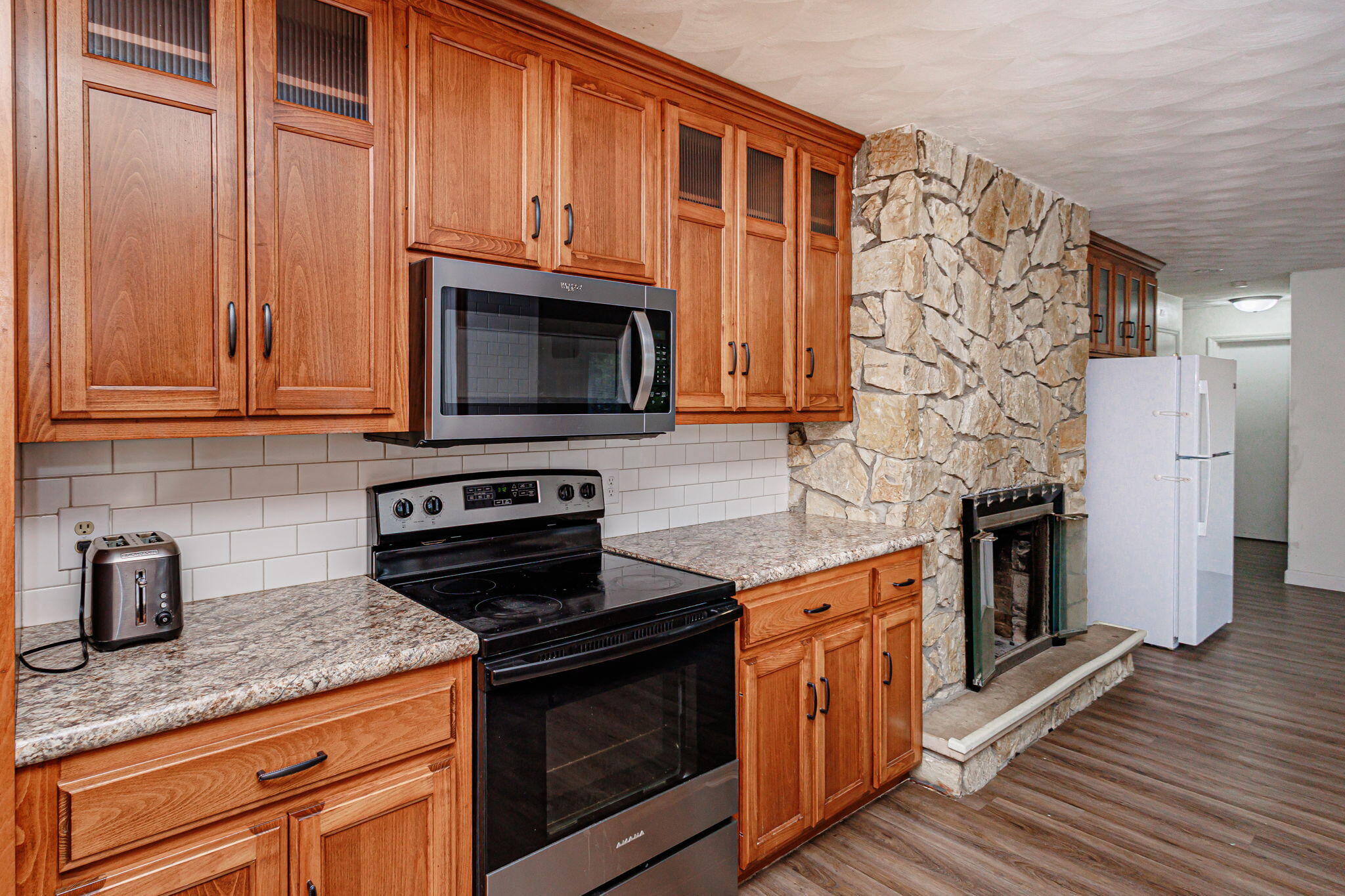 Jefferson City, Missouri 65109, United States, 7 Bedrooms Bedrooms, ,4 BathroomsBathrooms,Residential,Active,229582