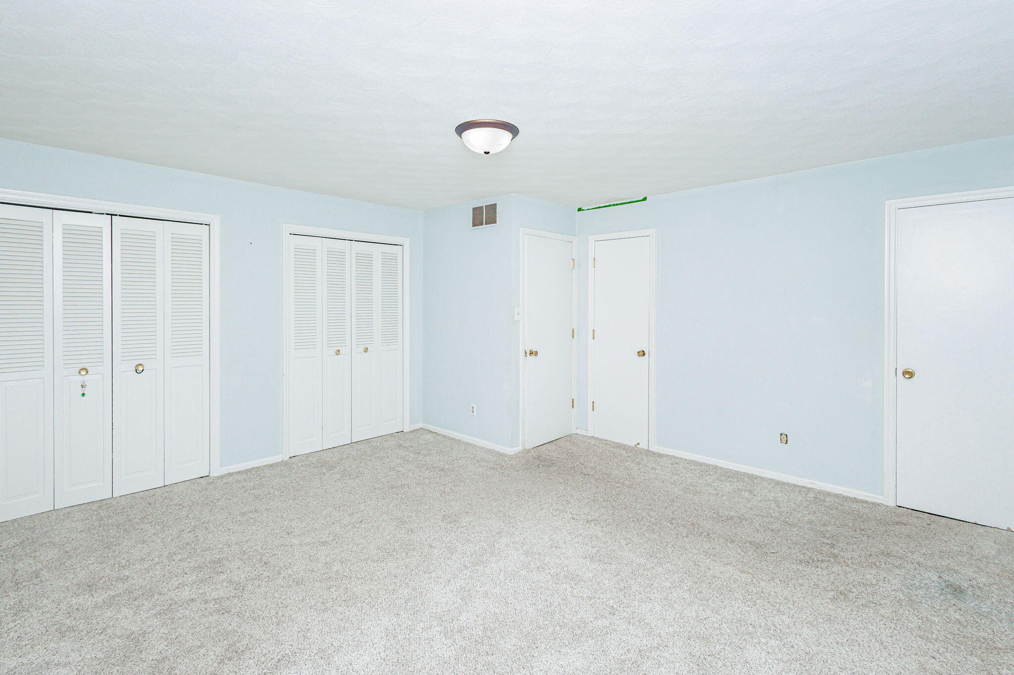 Jefferson City, Missouri 65109, United States, 7 Bedrooms Bedrooms, ,4 BathroomsBathrooms,Residential,Active,229582