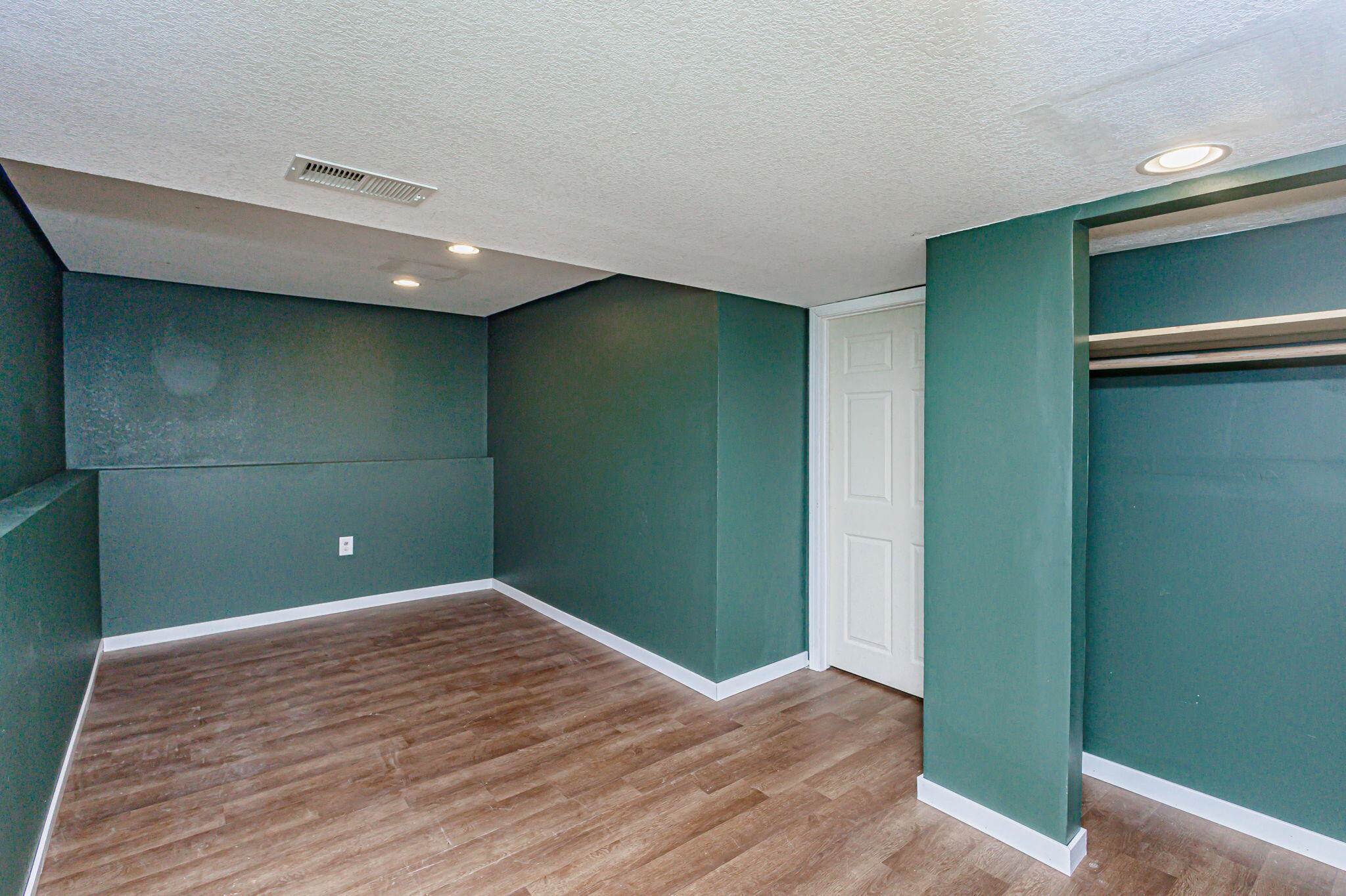 Jefferson City, Missouri 65109, United States, 7 Bedrooms Bedrooms, ,4 BathroomsBathrooms,Residential,Active,229582