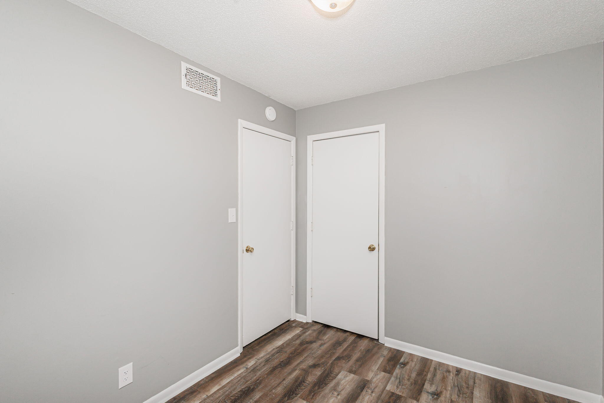 Columbia, Missouri 65202, United States, 3 Bedrooms Bedrooms, ,1 BathroomBathrooms,Residential,Pending,190382