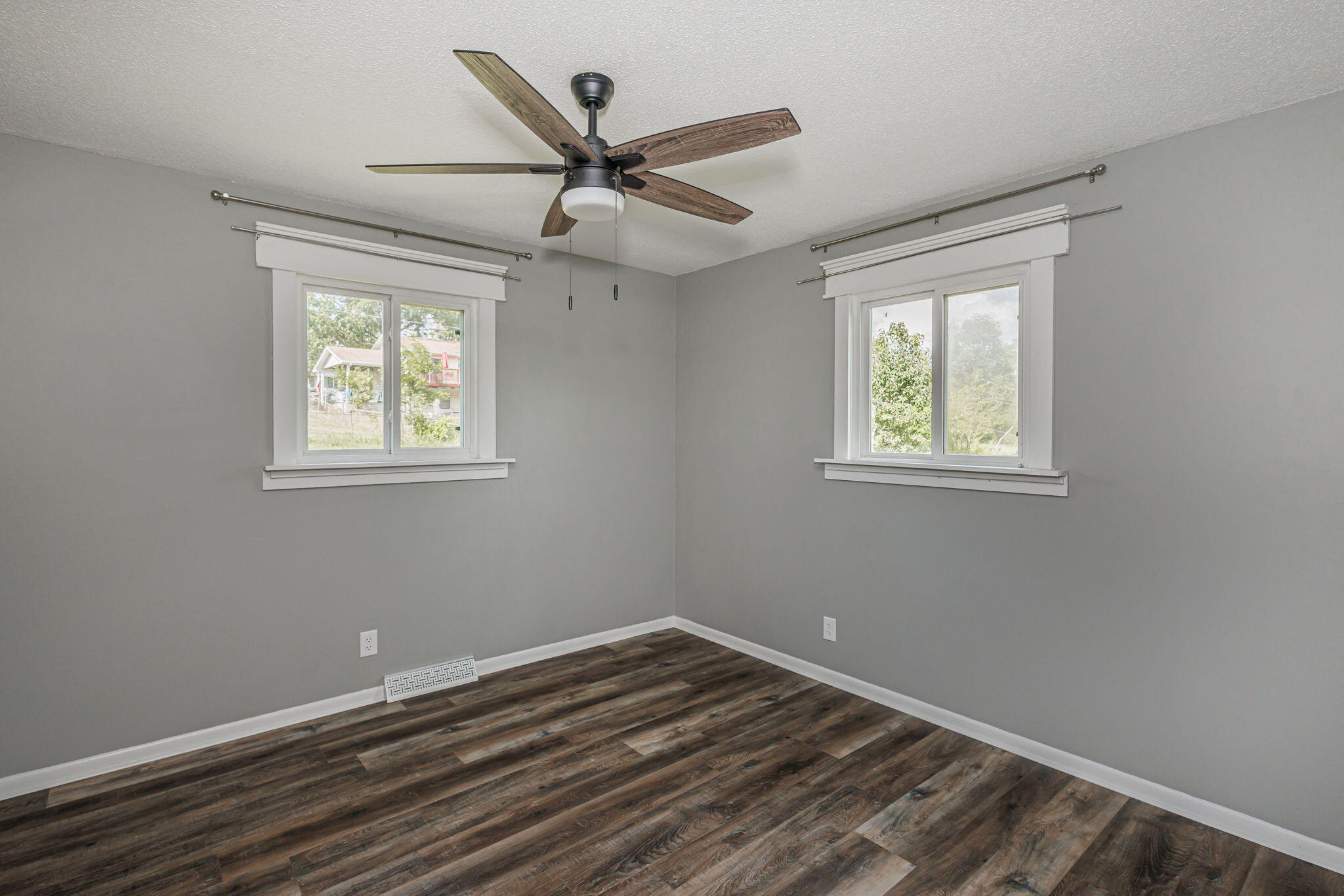 Columbia, Missouri 65202, United States, 3 Bedrooms Bedrooms, ,1 BathroomBathrooms,Residential,Pending,190382