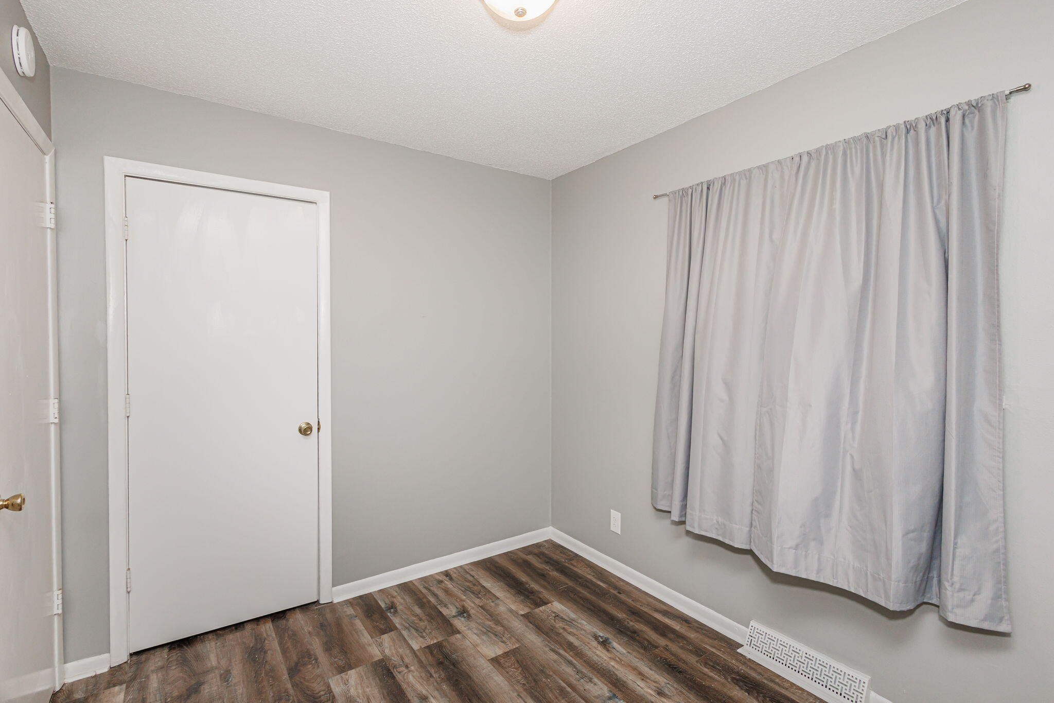 Columbia, Missouri 65202, United States, 3 Bedrooms Bedrooms, ,1 BathroomBathrooms,Residential,Pending,190382