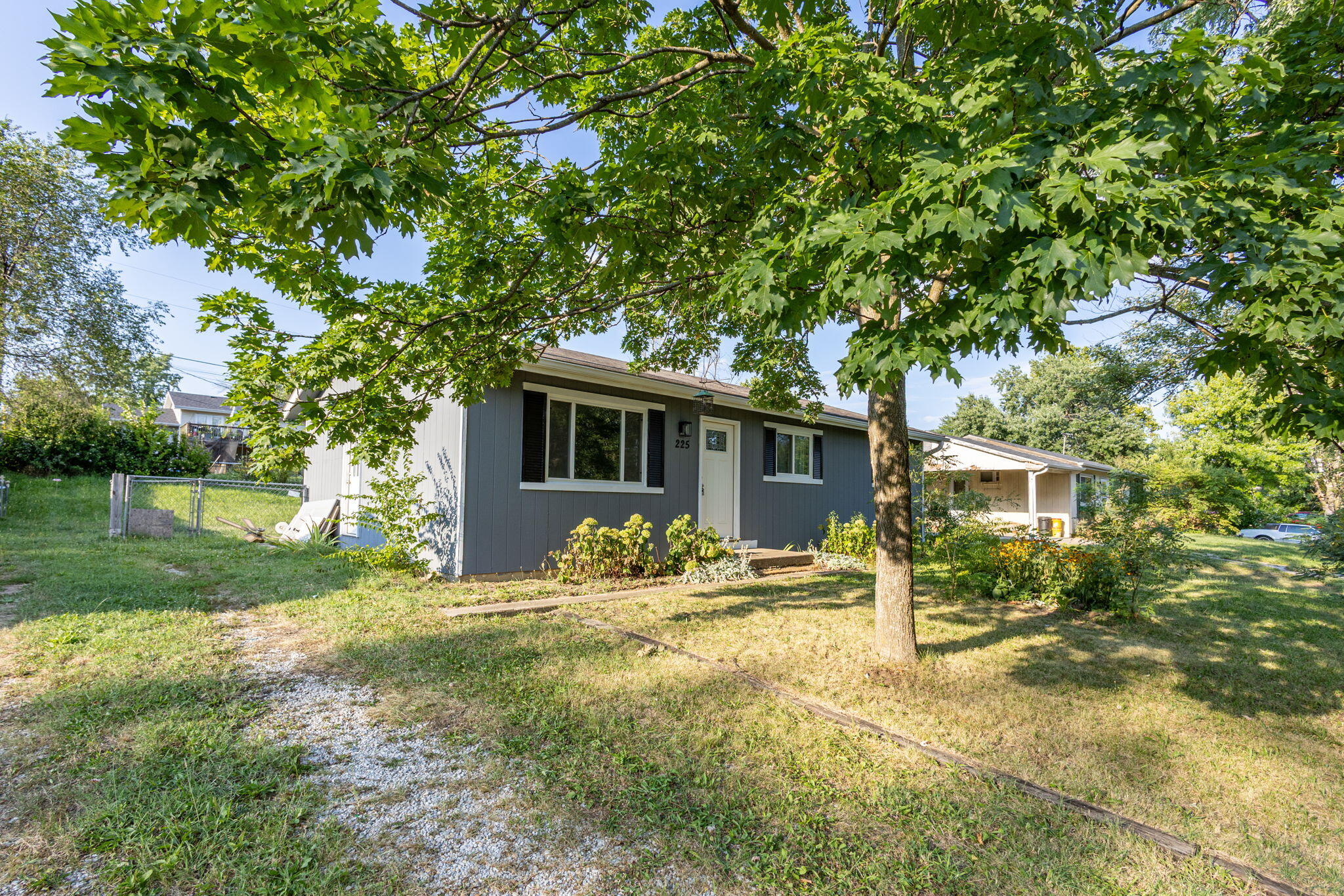 Columbia, Missouri 65202, United States, 3 Bedrooms Bedrooms, ,1 BathroomBathrooms,Residential,Pending,190382