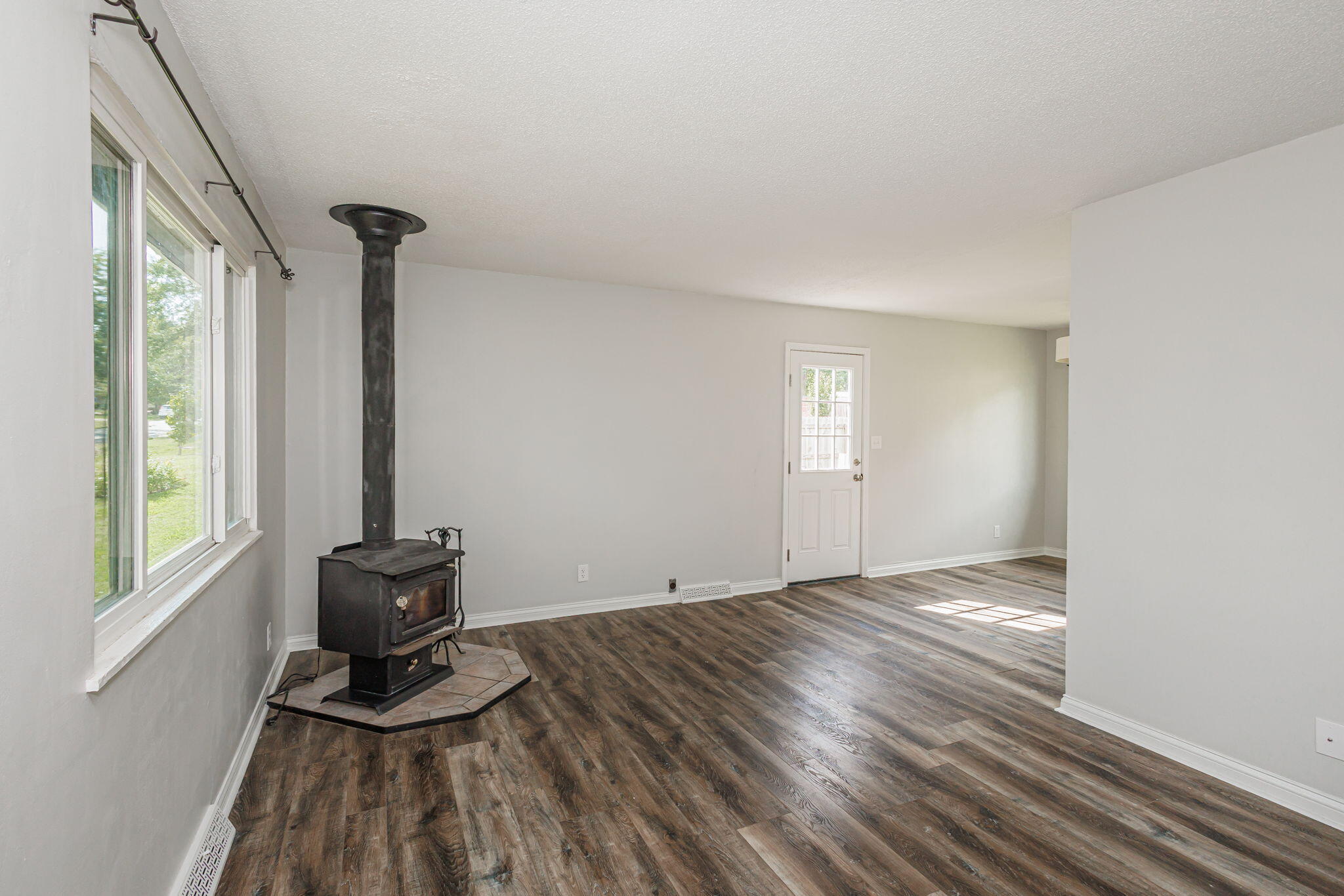 Columbia, Missouri 65202, United States, 3 Bedrooms Bedrooms, ,1 BathroomBathrooms,Residential,Pending,190382