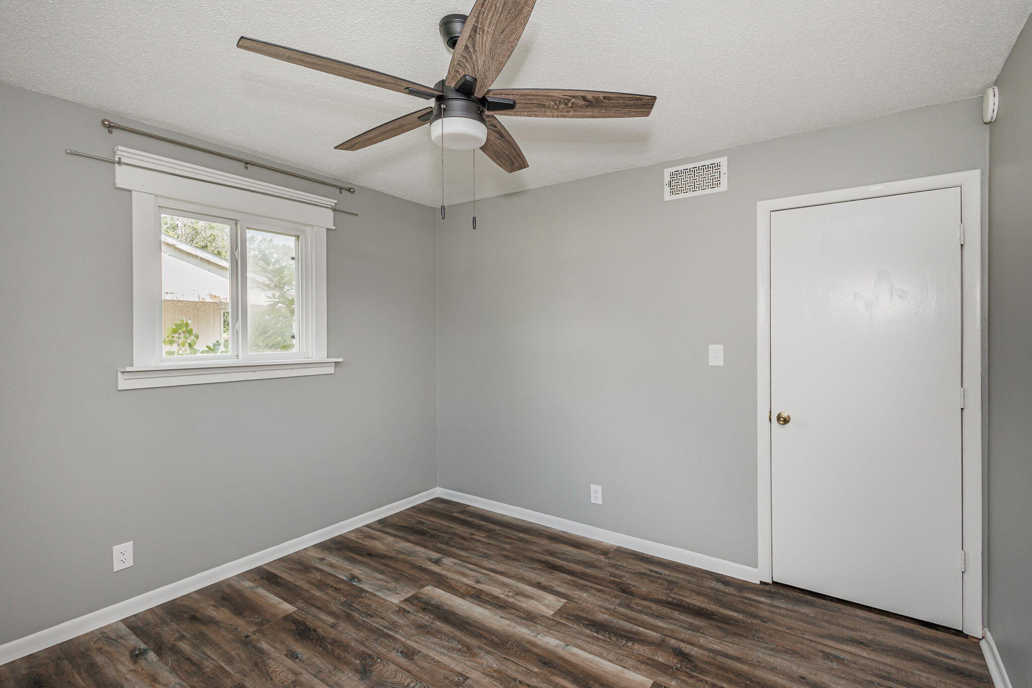 Columbia, Missouri 65202, United States, 3 Bedrooms Bedrooms, ,1 BathroomBathrooms,Residential,Pending,190382