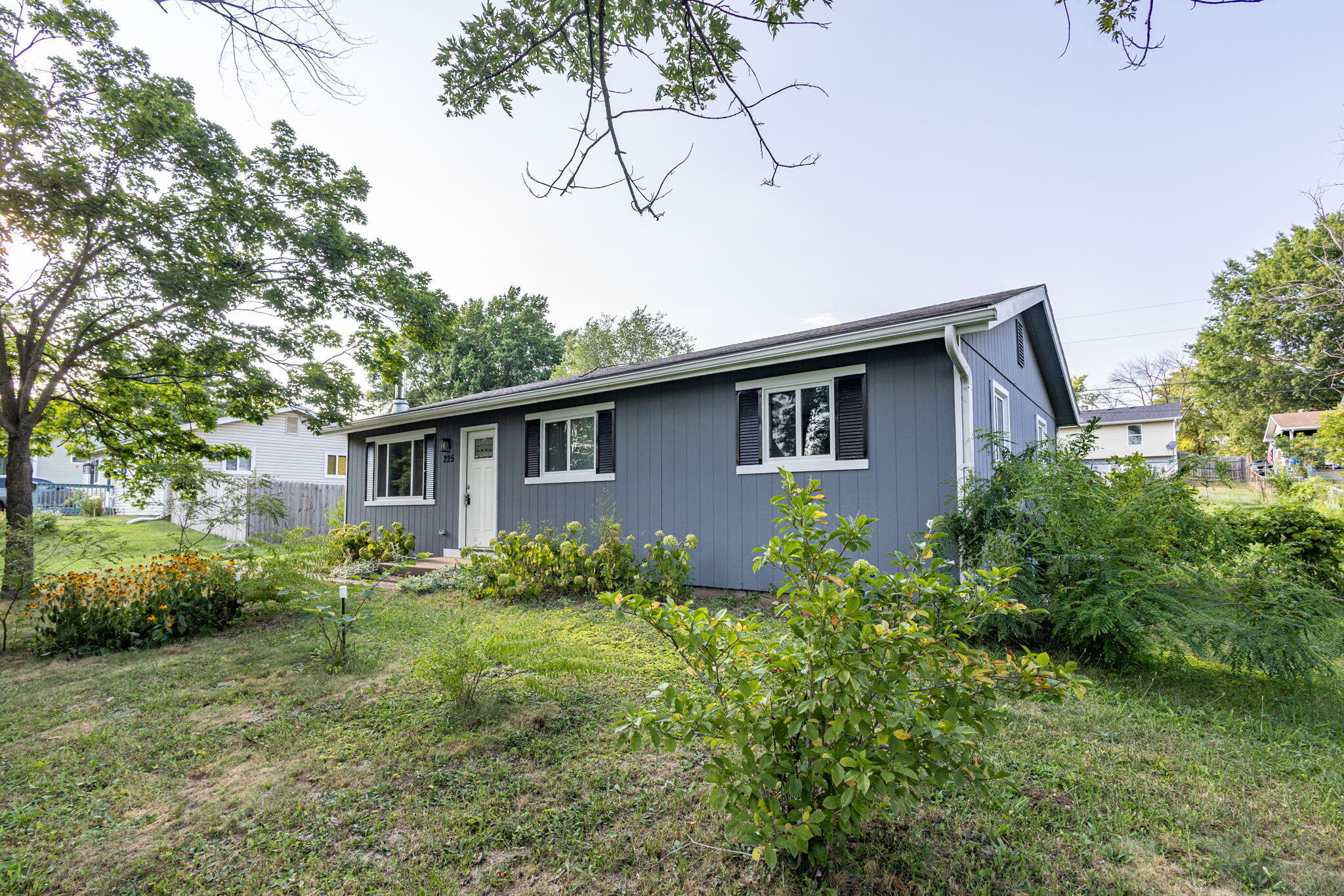 Columbia, Missouri 65202, United States, 3 Bedrooms Bedrooms, ,1 BathroomBathrooms,Residential,Pending,190382