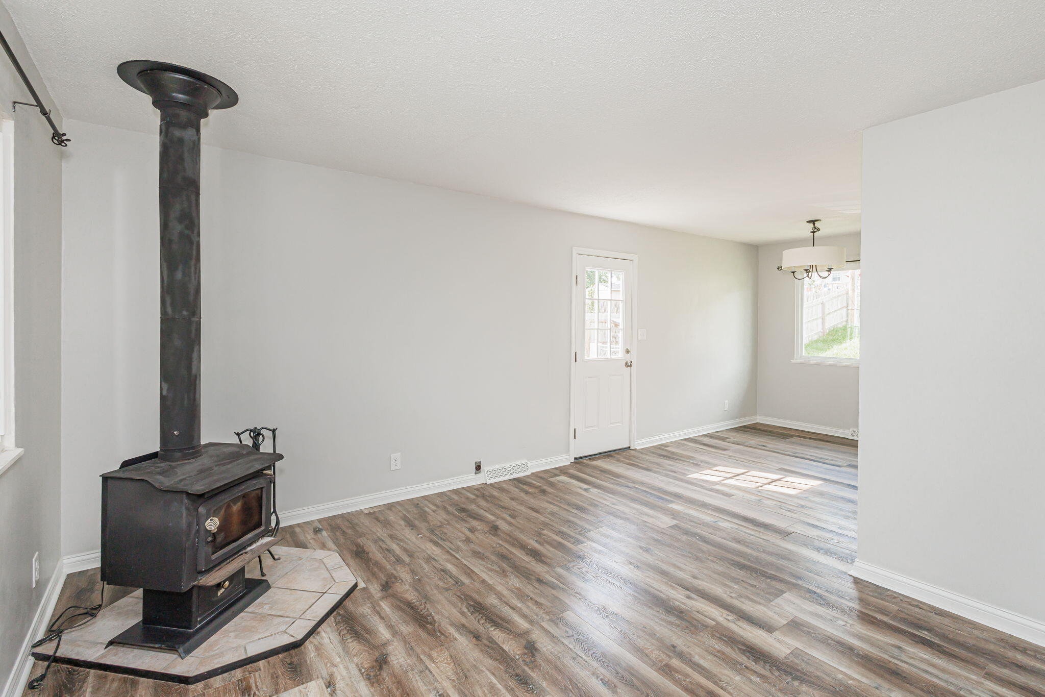 Columbia, Missouri 65202, United States, 3 Bedrooms Bedrooms, ,1 BathroomBathrooms,Residential,Pending,190382