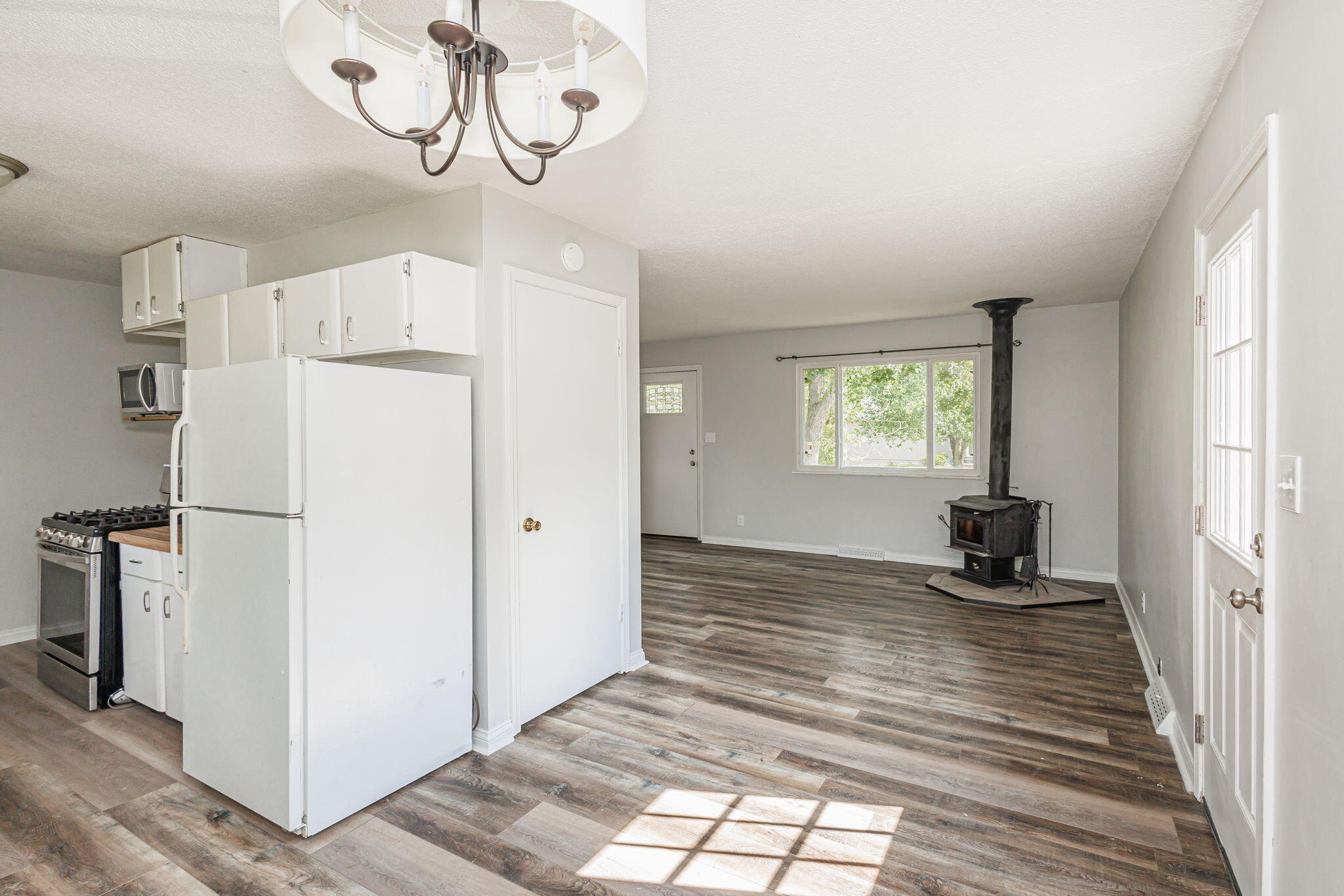 Columbia, Missouri 65202, United States, 3 Bedrooms Bedrooms, ,1 BathroomBathrooms,Residential,Pending,190382