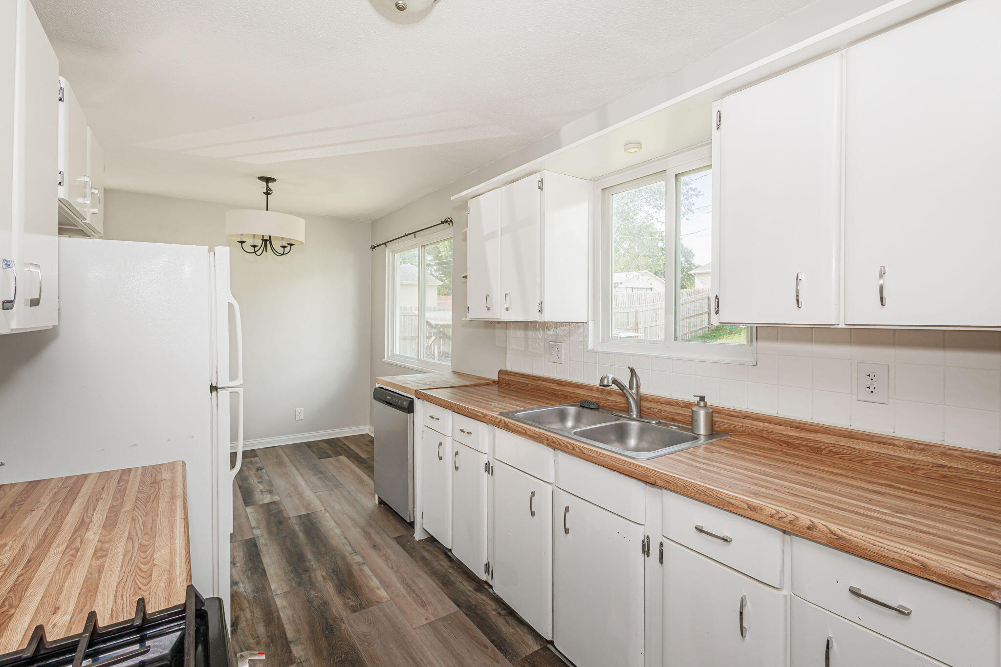 Columbia, Missouri 65202, United States, 3 Bedrooms Bedrooms, ,1 BathroomBathrooms,Residential,Pending,190382