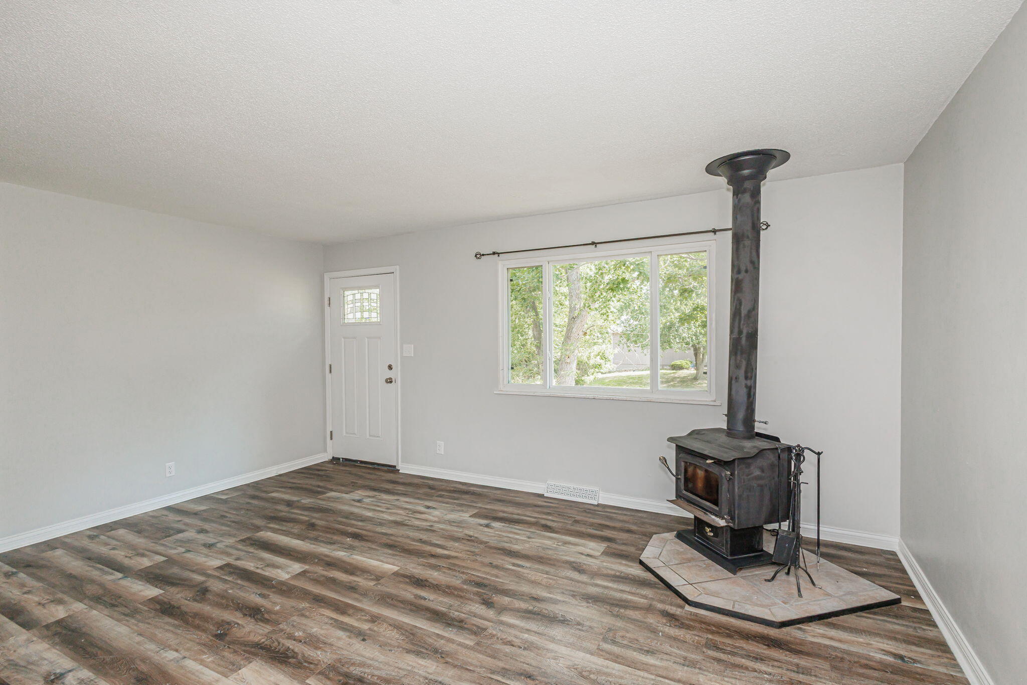 Columbia, Missouri 65202, United States, 3 Bedrooms Bedrooms, ,1 BathroomBathrooms,Residential,Pending,190382