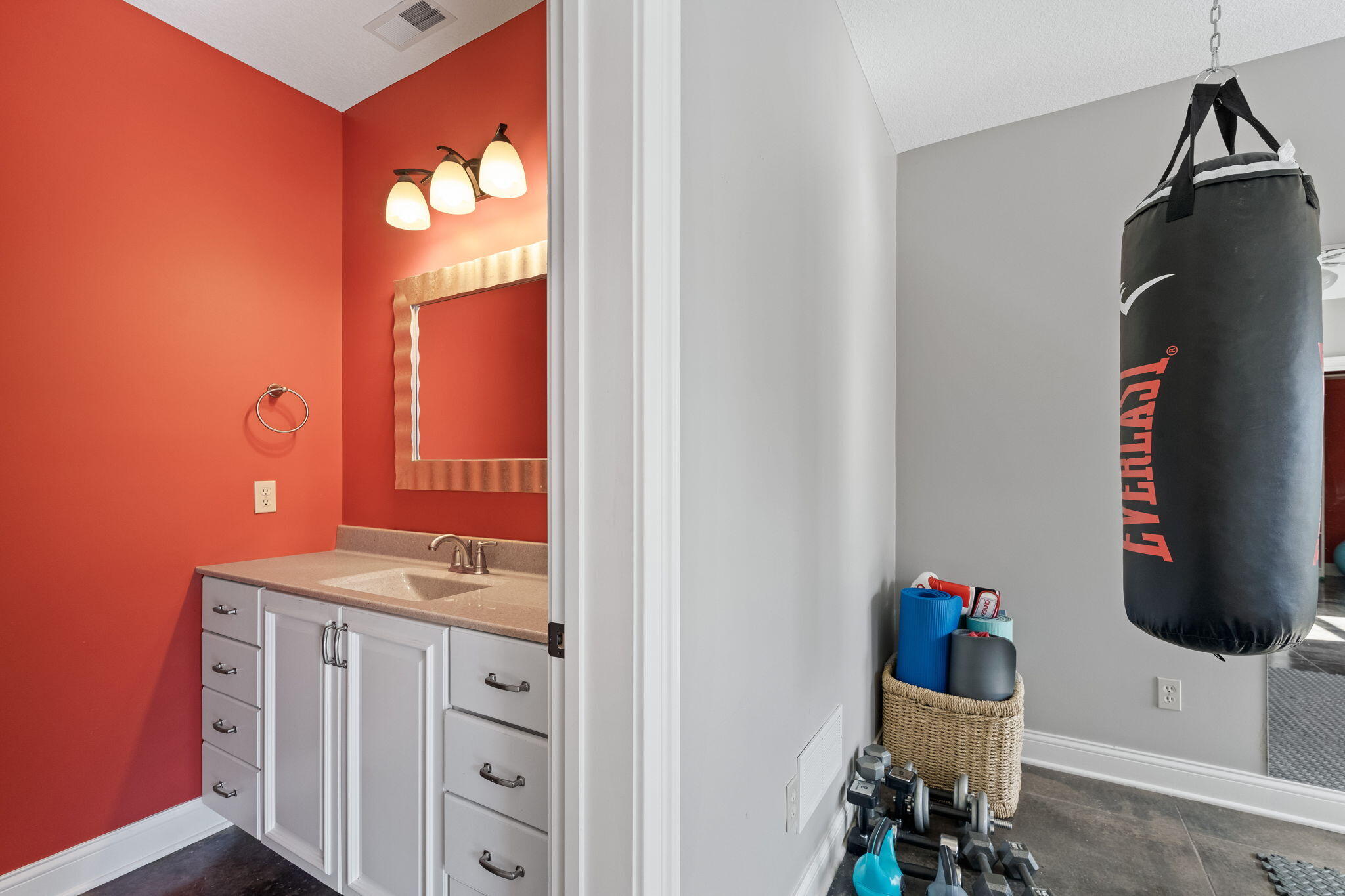 Columbia, Missouri 65201, United States, 6 Bedrooms Bedrooms, ,5 BathroomsBathrooms,Residential,Active,65697