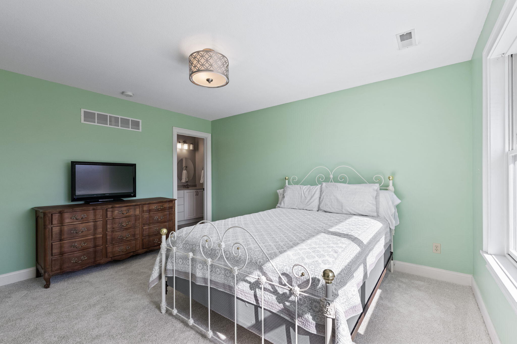 Columbia, Missouri 65201, United States, 6 Bedrooms Bedrooms, ,5 BathroomsBathrooms,Residential,Active,65697