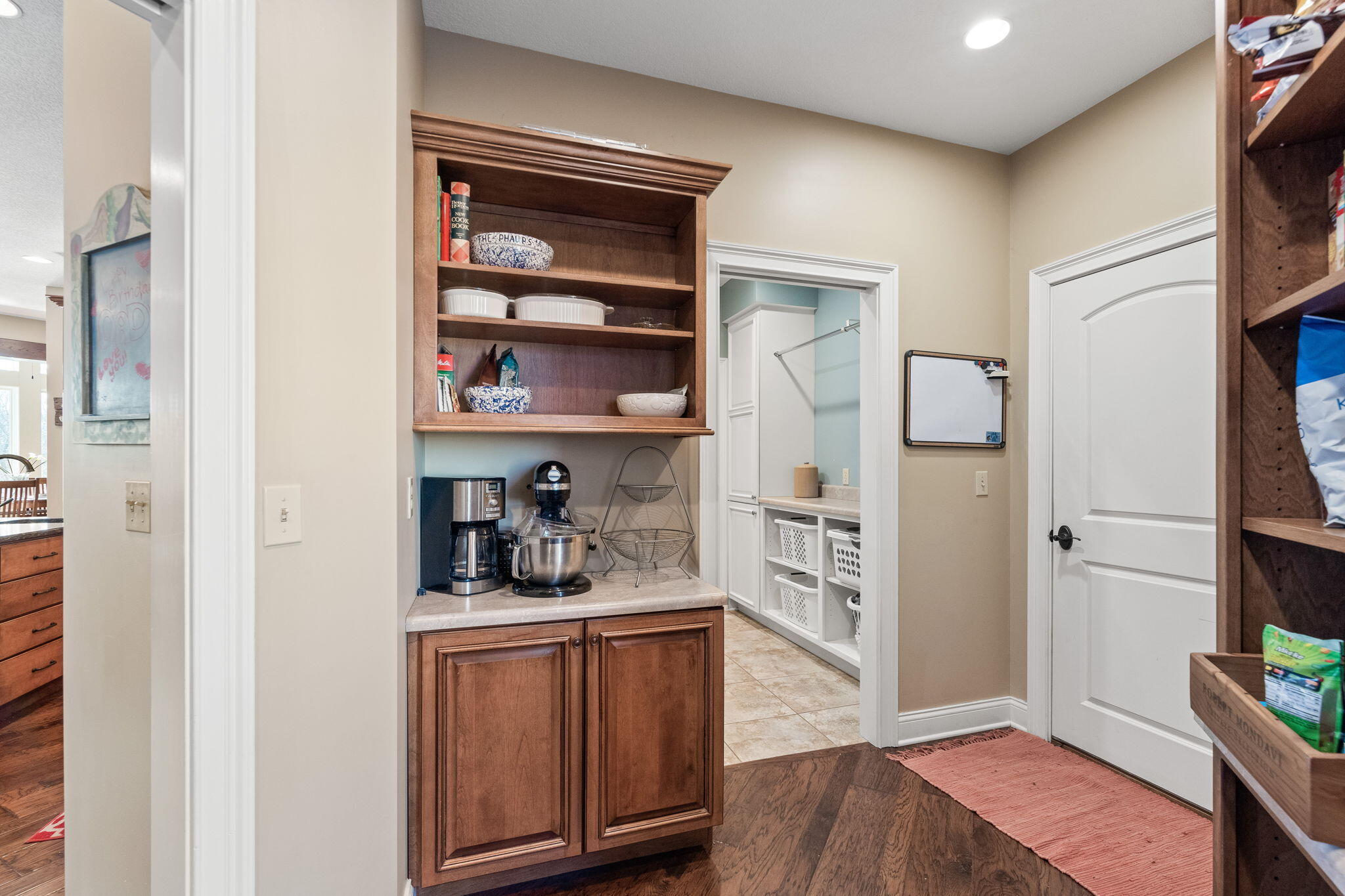 Columbia, Missouri 65201, United States, 6 Bedrooms Bedrooms, ,5 BathroomsBathrooms,Residential,Active,65697