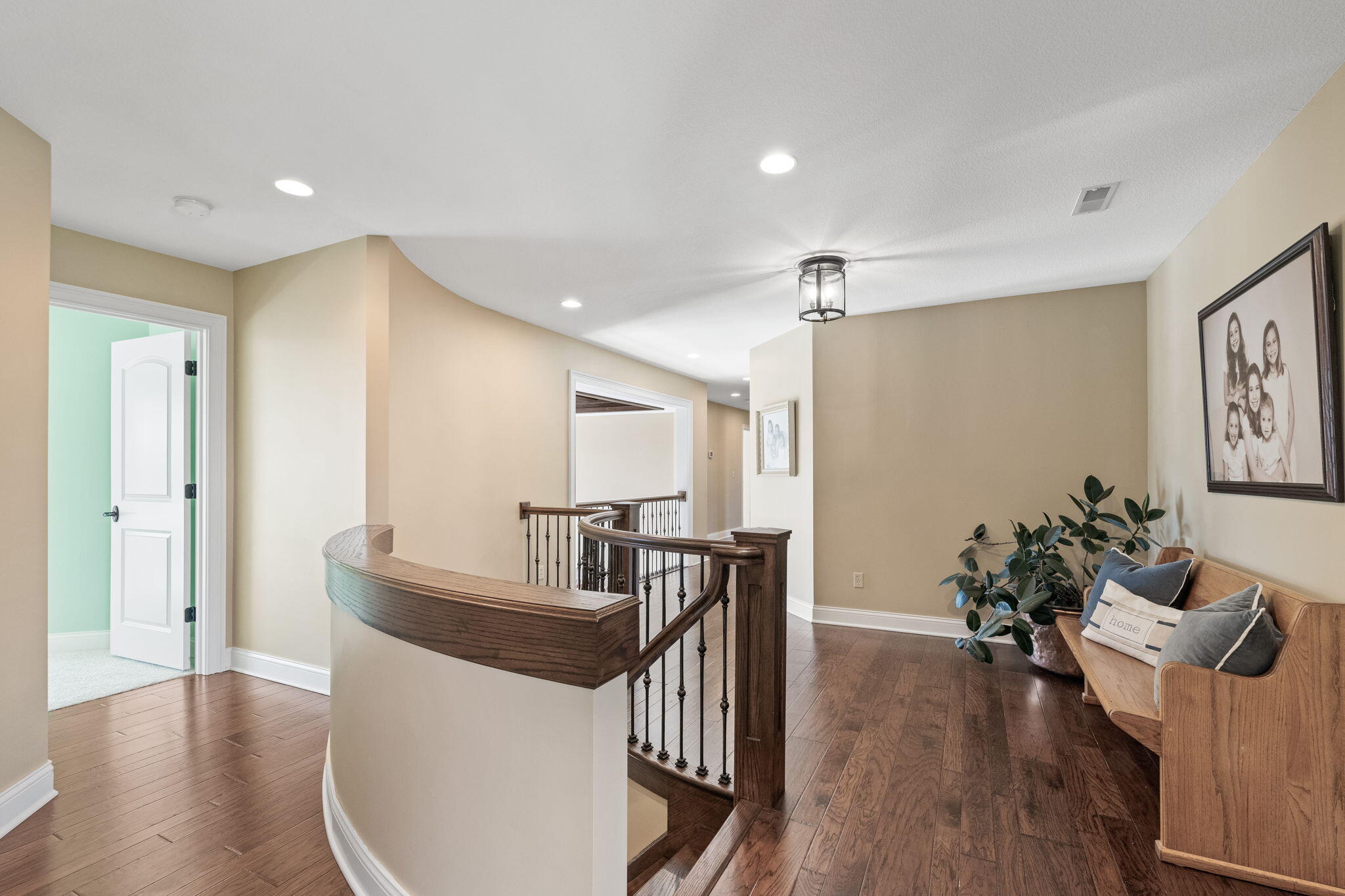 Columbia, Missouri 65201, United States, 6 Bedrooms Bedrooms, ,5 BathroomsBathrooms,Residential,Active,65697