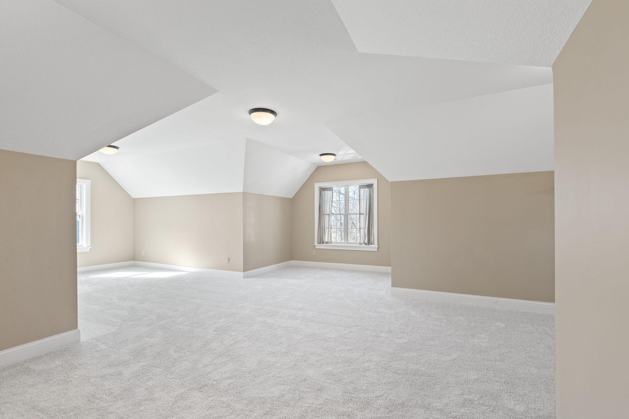 Columbia, Missouri 65201, United States, 6 Bedrooms Bedrooms, ,5 BathroomsBathrooms,Residential,Active,65697