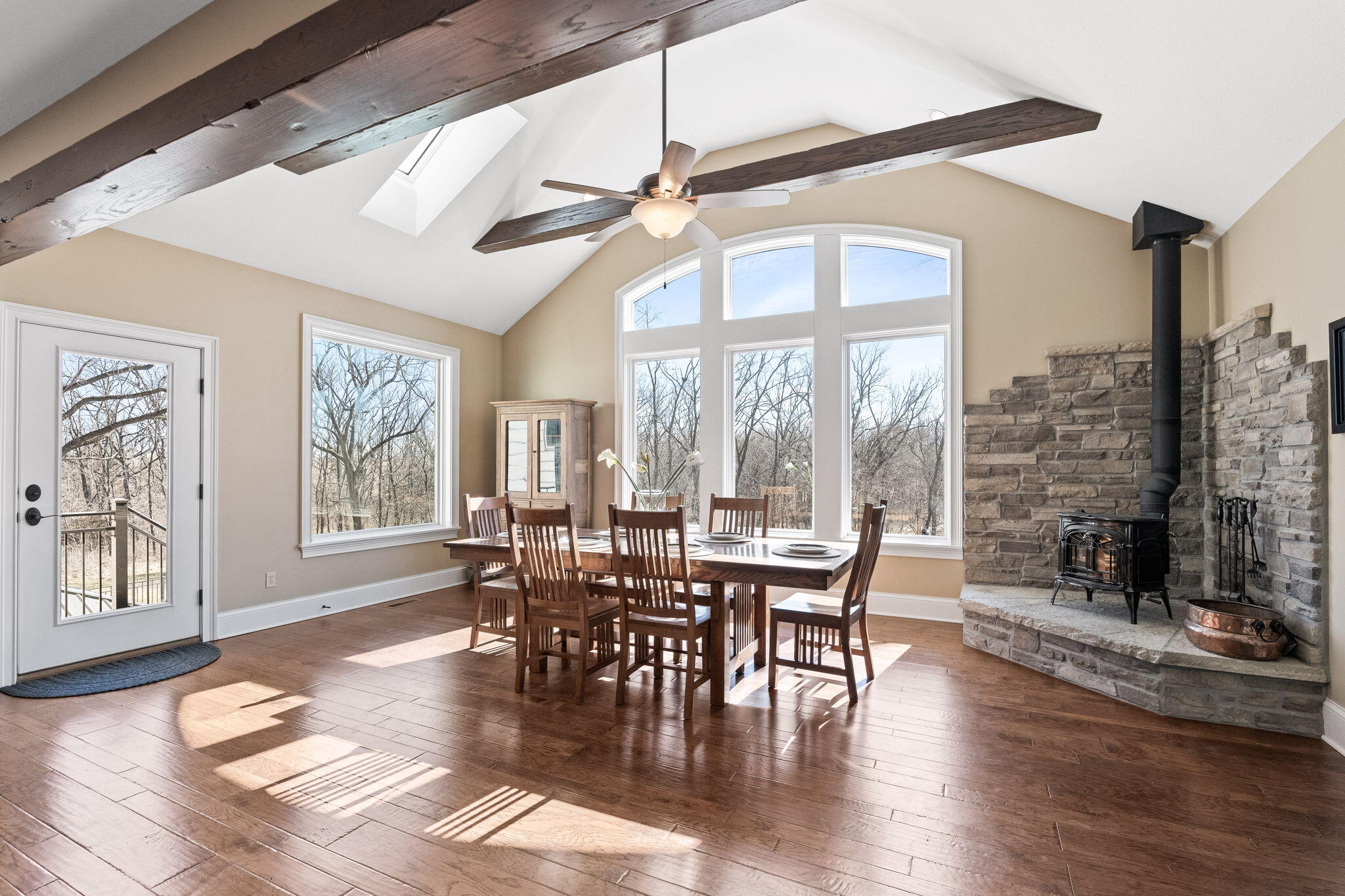 Columbia, Missouri 65201, United States, 6 Bedrooms Bedrooms, ,5 BathroomsBathrooms,Residential,Active,65697