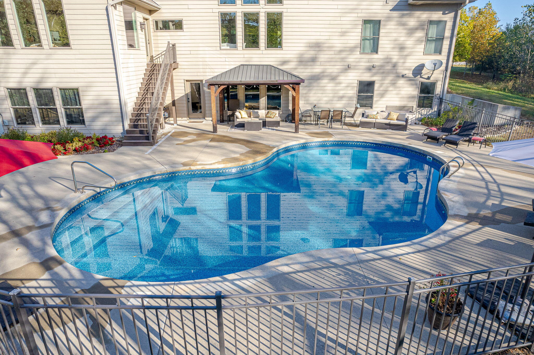 Columbia, Missouri 65201, United States, 6 Bedrooms Bedrooms, ,5 BathroomsBathrooms,Residential,Active,65697