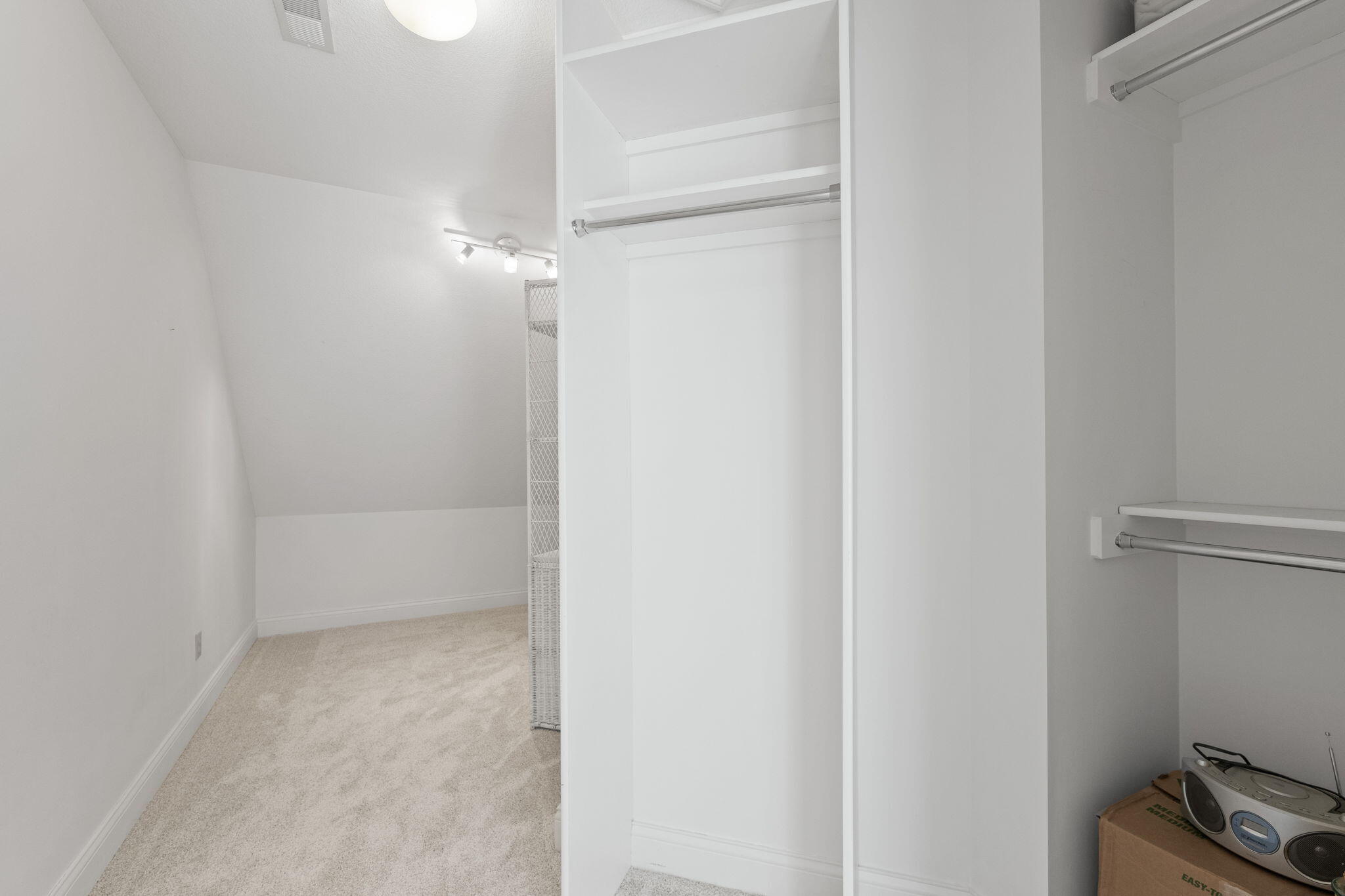 Columbia, Missouri 65201, United States, 6 Bedrooms Bedrooms, ,5 BathroomsBathrooms,Residential,Active,65697