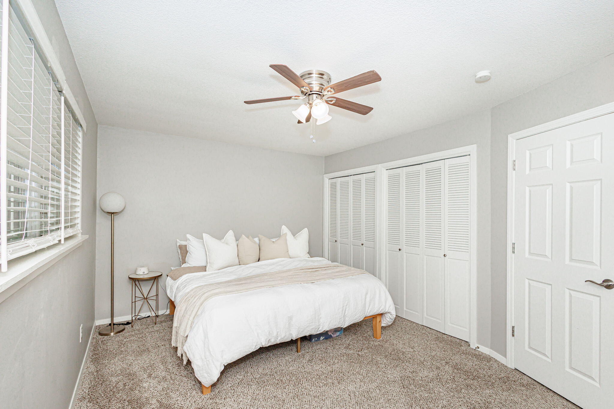 Columbia, Missouri 65203, United States, 4 Bedrooms Bedrooms, ,3 BathroomsBathrooms,Residential,Pending,50752