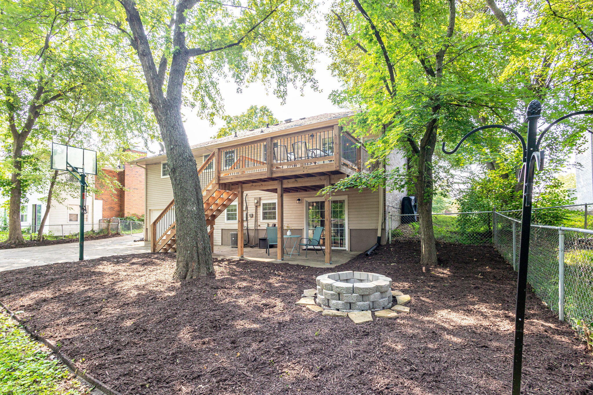 Columbia, Missouri 65203, United States, 4 Bedrooms Bedrooms, ,3 BathroomsBathrooms,Residential,Pending,50752