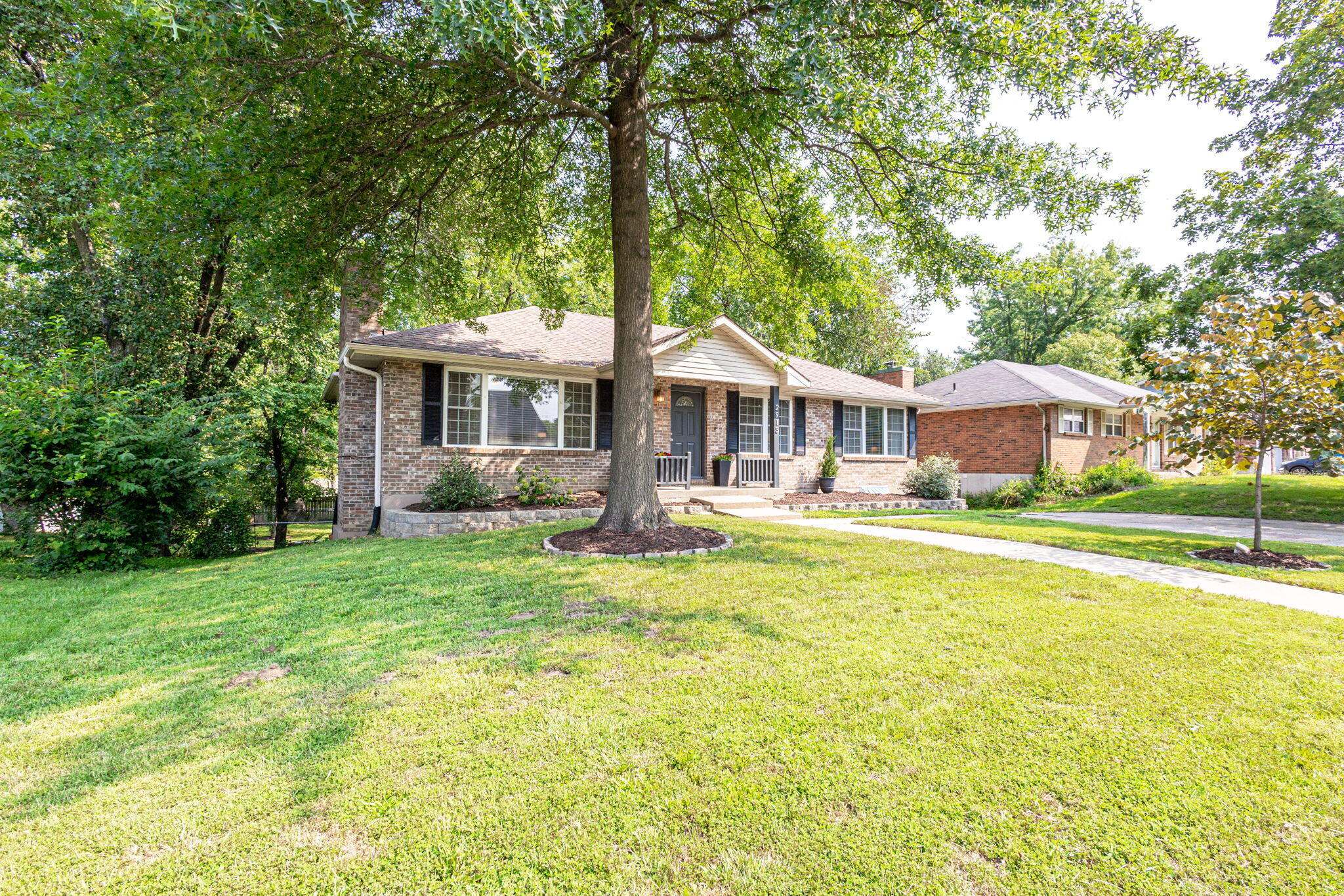 Columbia, Missouri 65203, United States, 4 Bedrooms Bedrooms, ,3 BathroomsBathrooms,Residential,Pending,50752