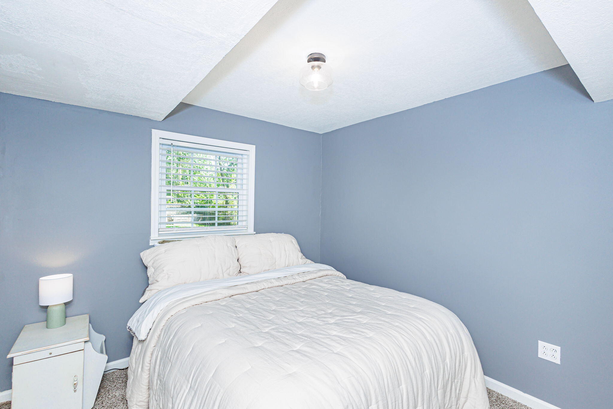 Columbia, Missouri 65203, United States, 4 Bedrooms Bedrooms, ,3 BathroomsBathrooms,Residential,Pending,50752