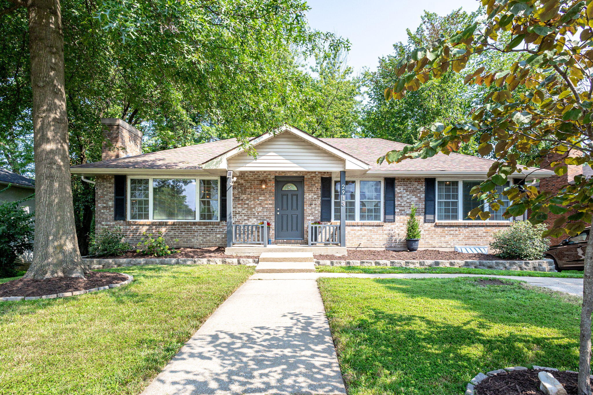 Columbia, Missouri 65203, United States, 4 Bedrooms Bedrooms, ,3 BathroomsBathrooms,Residential,Pending,50752