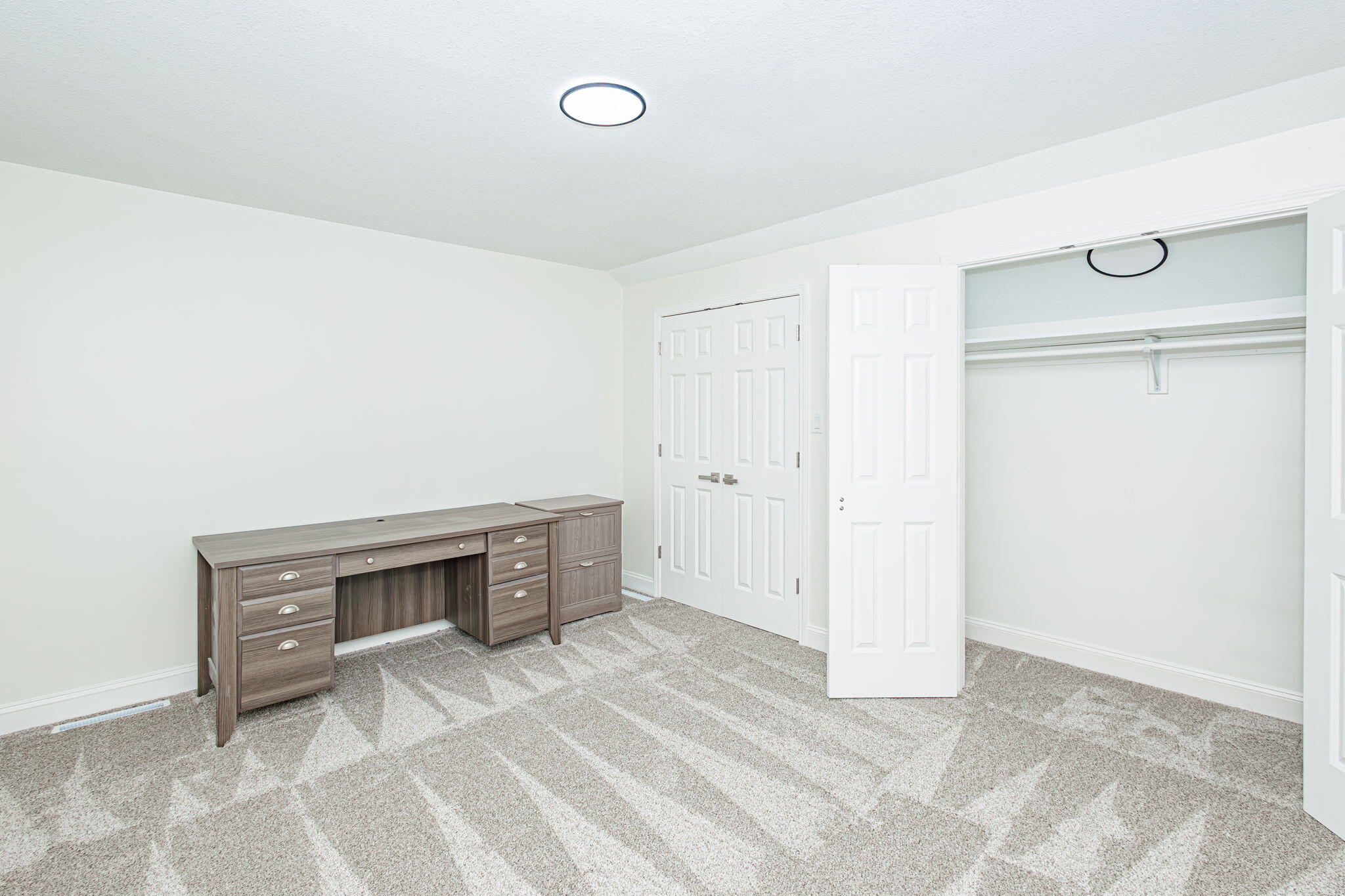 Columbia, Missouri 65203, United States, 3 Bedrooms Bedrooms, ,3 BathroomsBathrooms,Residential,Active,7083