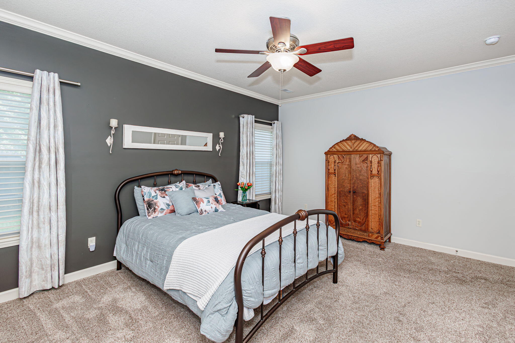 Columbia, Missouri 65203, United States, 3 Bedrooms Bedrooms, ,2 BathroomsBathrooms,Residential,Pending,59481