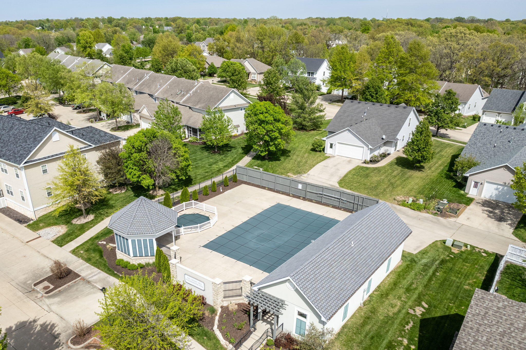 Columbia, Missouri 65203, United States, 3 Bedrooms Bedrooms, ,2 BathroomsBathrooms,Residential,Pending,59481