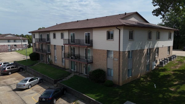 831 SOUTHWEST BLVD APT H, JEFFERSON CITY, MO 65109 - Image c5d1bbcf1a7cebf0cde282df080dd6da/209094774