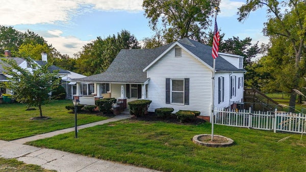327 N MAIN ST, HUNTSVILLE, MO 65259 - Image d1677d827b42b4cda613a83076b4c821/2259690595