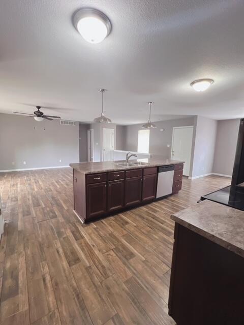 Columbia, Missouri 65202, United States, 3 Bedrooms Bedrooms, ,2 BathroomsBathrooms,Residential,Pending,52493