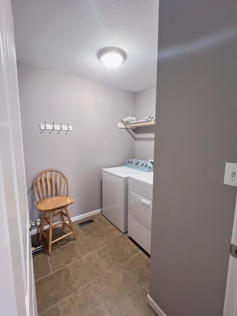 Columbia, Missouri 65202, United States, 3 Bedrooms Bedrooms, ,2 BathroomsBathrooms,Residential,Pending,52493