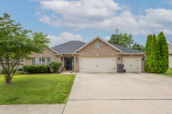 4004 EAGLE VIEW CT, COLUMBIA, MO 65203 - Image e20f45fa64dce67effa005dd402e2efe/3867202224