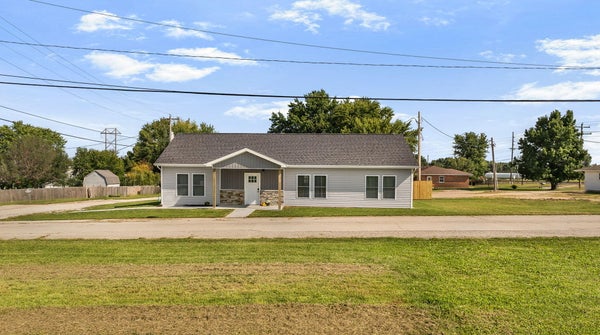 1202 HILLCREST RD, CALIFORNIA, MO 65018 - Image ea4f2940096e4e2a85cd2db88710f65f/3171712698