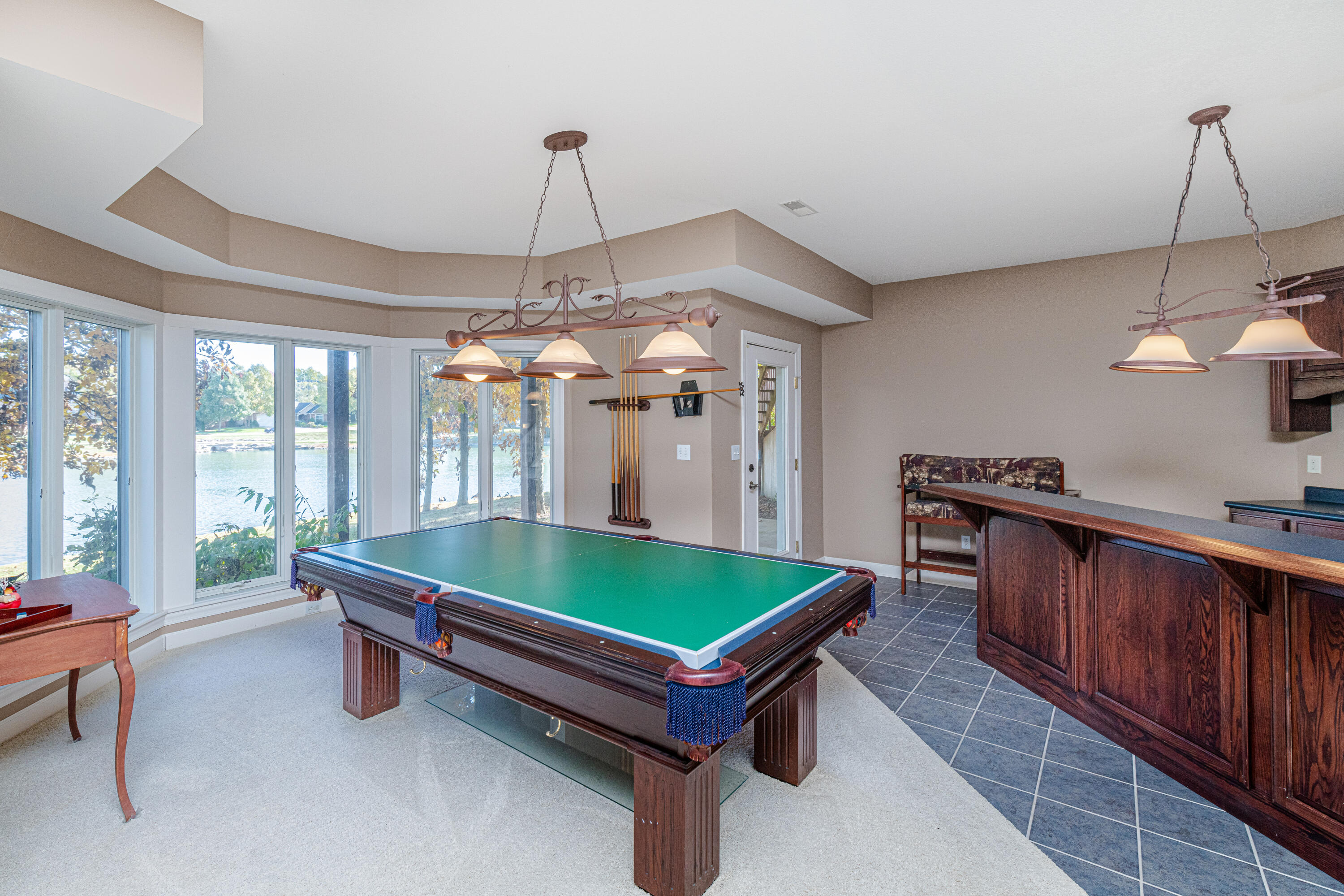 Columbia, Missouri 65203, United States, 4 Bedrooms Bedrooms, ,5 BathroomsBathrooms,Residential,Pending,70548