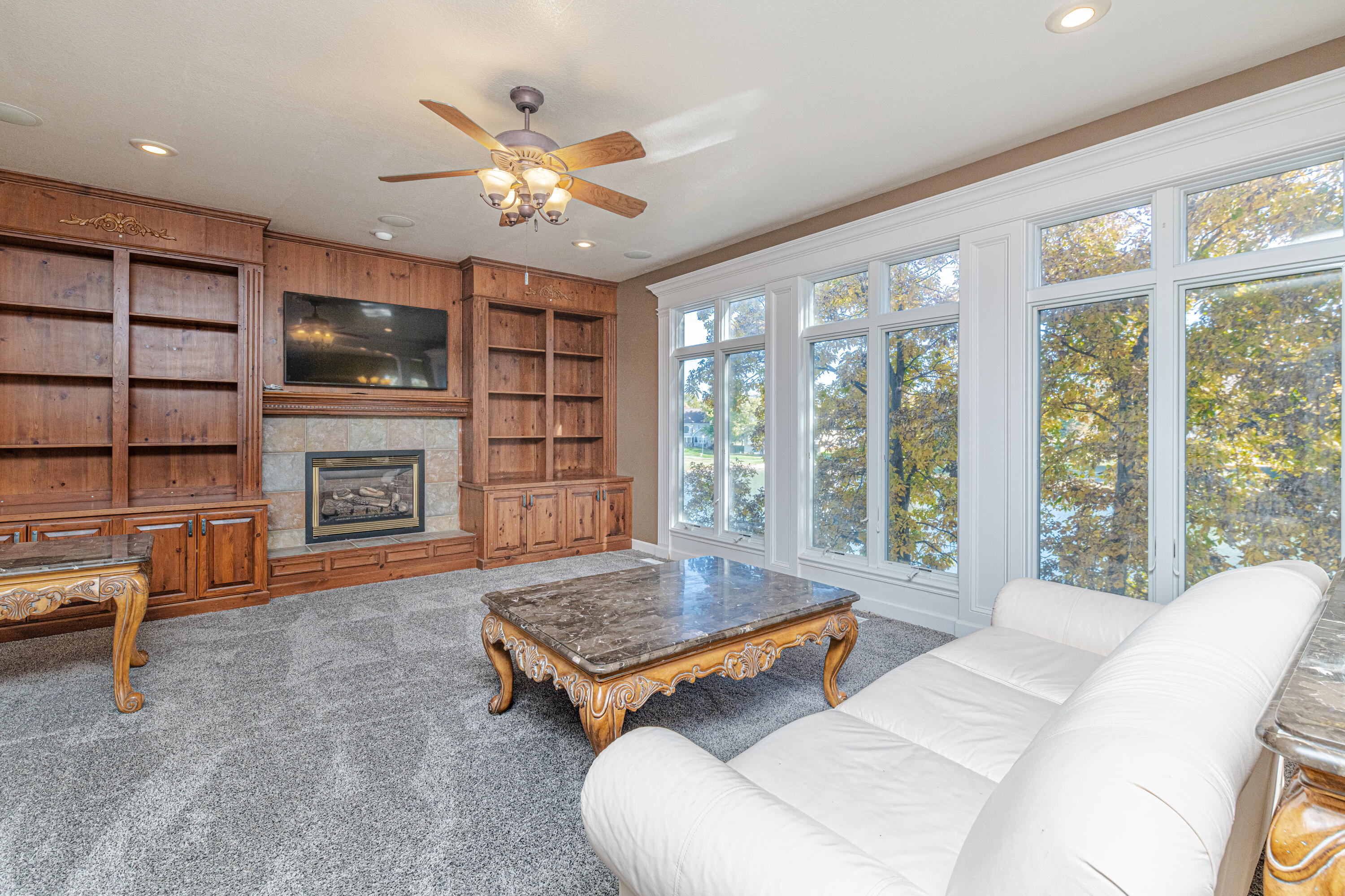 Columbia, Missouri 65203, United States, 4 Bedrooms Bedrooms, ,5 BathroomsBathrooms,Residential,Pending,70548