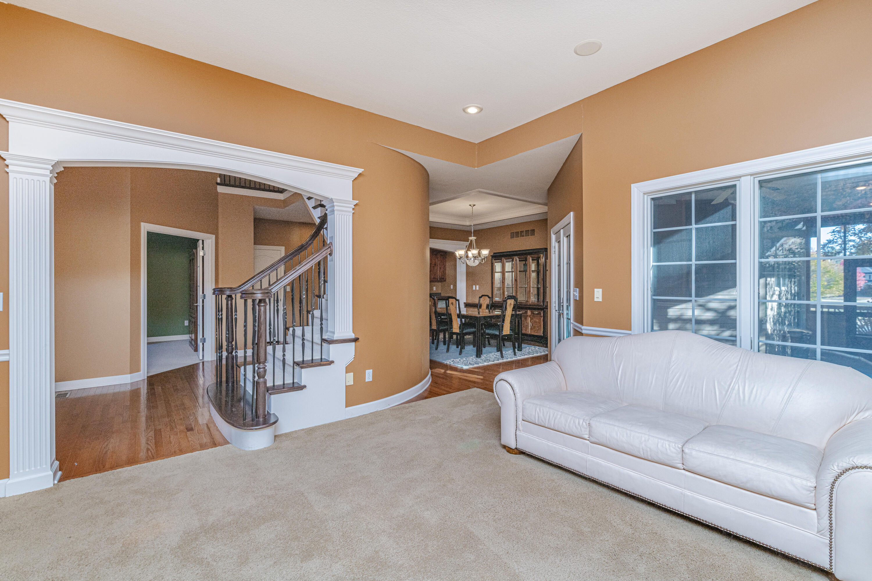 Columbia, Missouri 65203, United States, 4 Bedrooms Bedrooms, ,5 BathroomsBathrooms,Residential,Pending,70548