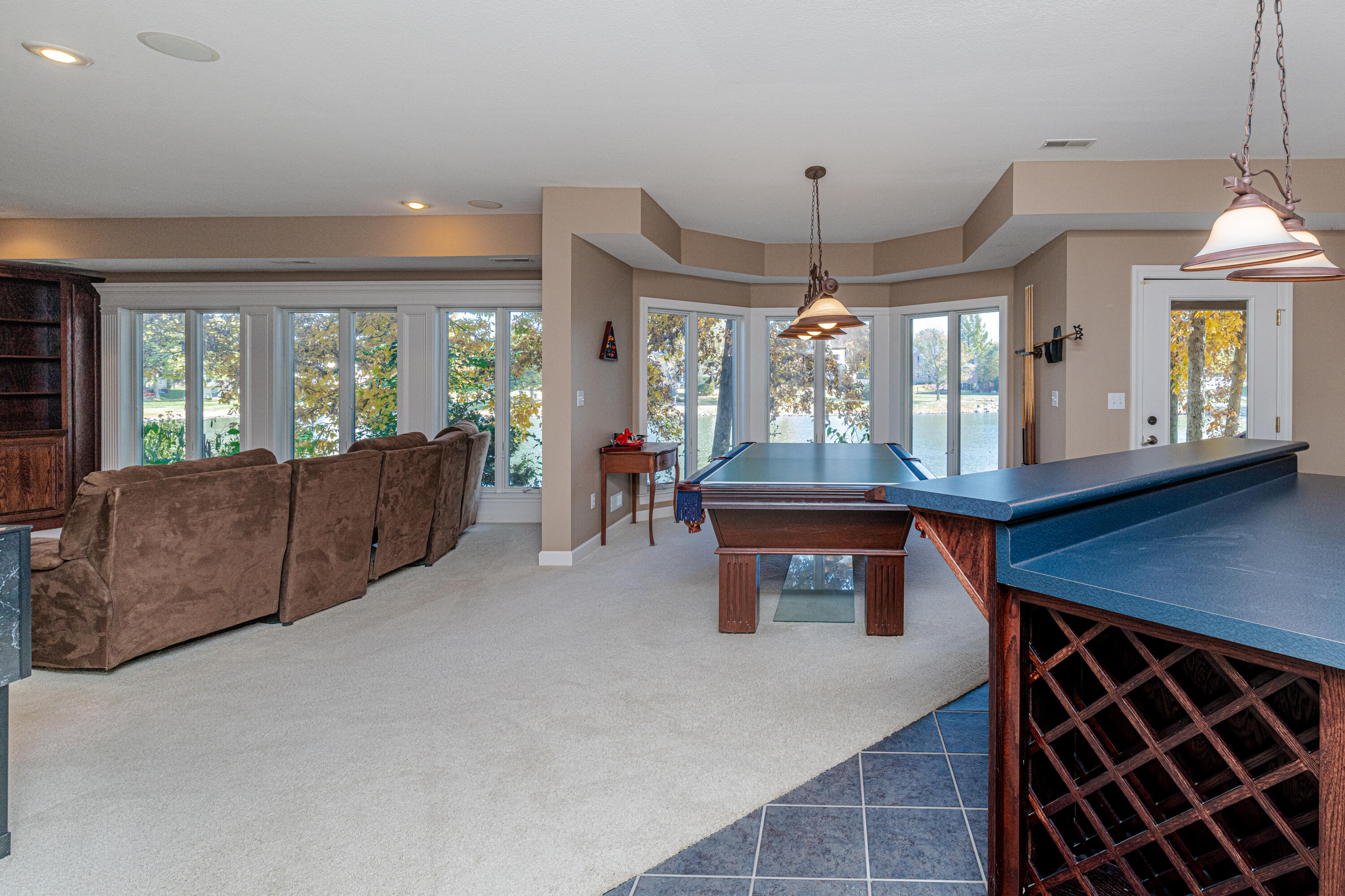 Columbia, Missouri 65203, United States, 4 Bedrooms Bedrooms, ,5 BathroomsBathrooms,Residential,Pending,70548