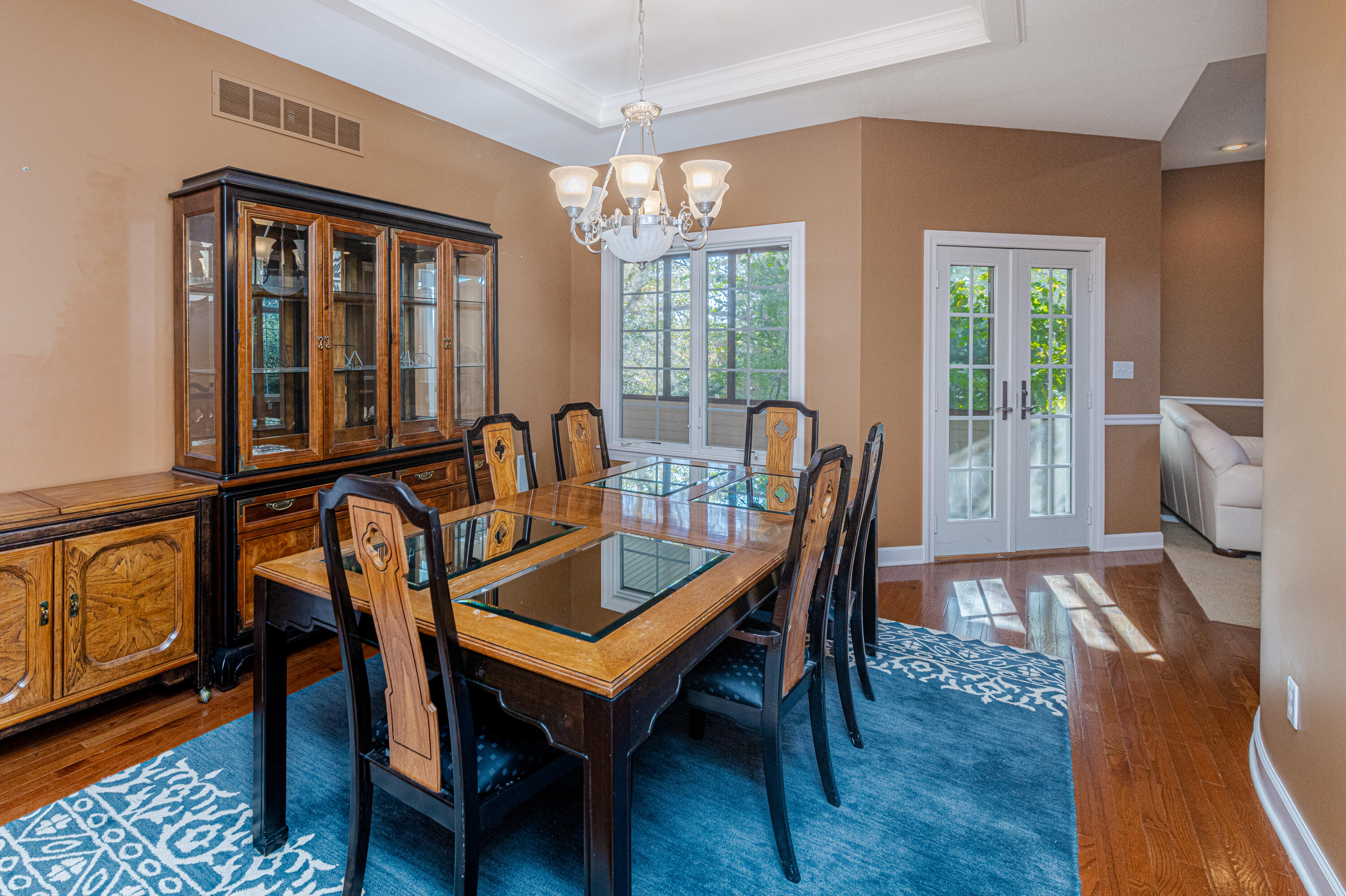 Columbia, Missouri 65203, United States, 4 Bedrooms Bedrooms, ,5 BathroomsBathrooms,Residential,Pending,70548