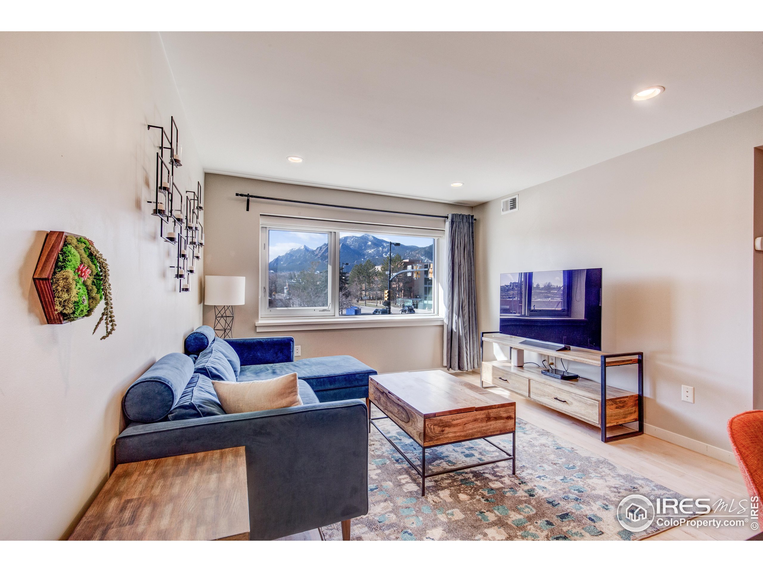1201 Balsam Ave 203