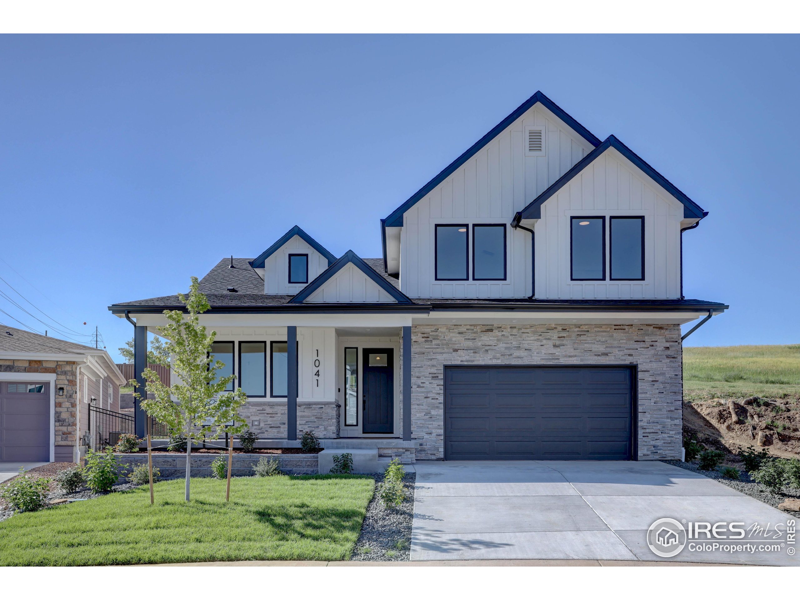 1041 Turnberry Cir