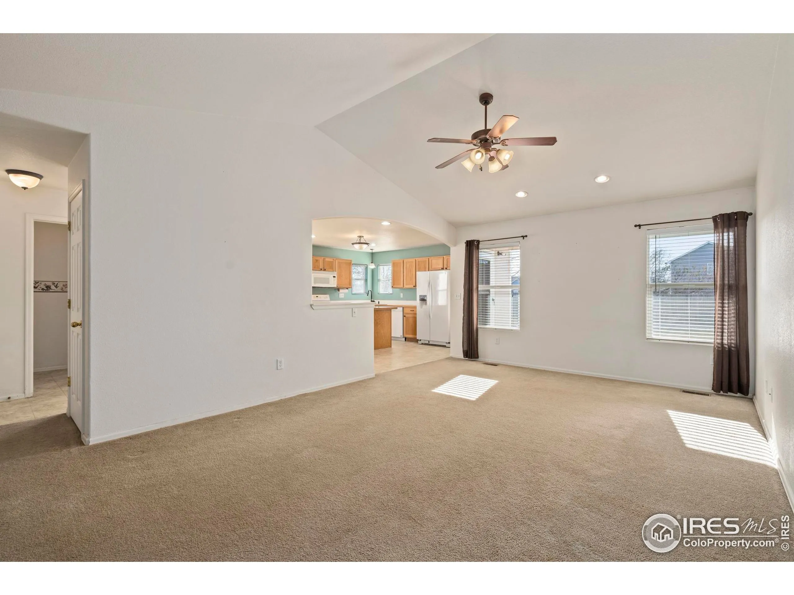 Mead, Colorado 80542, United States, 4 Bedrooms Bedrooms, ,3 BathroomsBathrooms,Residential,Pending,24442